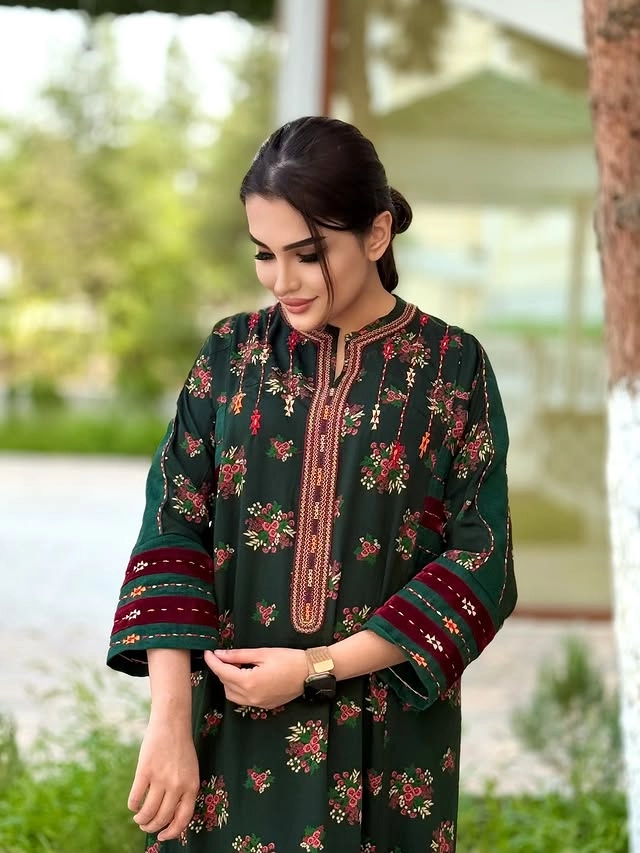 Türkmen fasonlar pombarh fasonlar Fasonlar 2025 fasonlar fason moda modalar Bezen bezen Türkmen fasonlar 2026 Türkmen fasonlar 2025 Türkmen fasonlar 2024 Türkmen fasonlar 2023 turkmenistan türkmenistan turkmen türkmen ashgabat  asgabat aşgabat balkan mary lebap dashoguz dasoguz daşoguz pombarh ponbarhat gulyupek gülýüpek stapel ştapel Gralan Çüýdeşen Abaýa Gadymy Krep Gurultaý 	Keteni Ýüpek Şifon Gipýur Lyon Welwet Atlas Kaşemir Streýç Suzana Ştapel Gülýüpek Pombarh Ýupka Gursakça Aksesuarlar Palto Penjek Okuw eşik Fata Sport eşik Uniforma Nakidka Öýme Şarf kompýuter ýaka ýaglyk Arenda köýnek 2nji el köýnek Taýyn köýnek Matalar Milli lybas milli lybaslar Toý köýnek Toý köýnekler toy koynek toy koynekler gundelik koynekler Gündelik	 
 köýnekler fata koynek Modern taze fason Eskiz koynektm turkmenkoynek türkmenkoynek fason moda moda fasonlar Iş eşik el iş	sada	ýakaly ýakasyz	keşdeli biserli	ýeňli giň nagyşly ýüregi açyk stoýka ýaka ýanly kombinasiýa 	zerli üsti aşak guşakly seçekli gysga ýeňli 