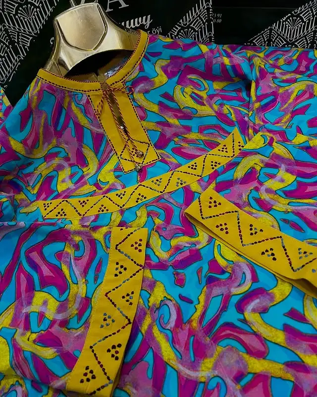 Türkmen fasonlar pombarh fasonlar Fasonlar 2025 fasonlar fason moda modalar Bezen bezen Türkmen fasonlar 2026 Türkmen fasonlar 2025 Türkmen fasonlar 2024 Türkmen fasonlar 2023 turkmenistan türkmenistan turkmen türkmen ashgabat  asgabat aşgabat balkan mary lebap dashoguz dasoguz daşoguz pombarh ponbarhat gulyupek gülýüpek stapel ştapel Gralan Çüýdeşen Abaýa Gadymy Krep Gurultaý 	Keteni Ýüpek Şifon Gipýur Lyon Welwet Atlas Kaşemir Streýç Suzana Ştapel Gülýüpek Pombarh Ýupka Gursakça Aksesuarlar Palto Penjek Okuw eşik Fata Sport eşik Uniforma Nakidka Öýme Şarf kompýuter ýaka ýaglyk Arenda köýnek 2nji el köýnek Taýyn köýnek Matalar Milli lybas milli lybaslar Toý köýnek Toý köýnekler toy koynek toy koynekler gundelik koynekler Gündelik	 
 köýnekler fata koynek Modern taze fason Eskiz koynektm turkmenkoynek türkmenkoynek fason moda moda fasonlar Iş eşik el iş	sada	ýakaly ýakasyz	keşdeli biserli	ýeňli giň nagyşly ýüregi açyk stoýka ýaka ýanly kombinasiýa 	zerli üsti aşak guşakly seçekli gysga ýeňli Ştapel Gündelik el iş, ýakasyz, ýeňli, giň 26-35 Gülgüne, Mämişi tomus