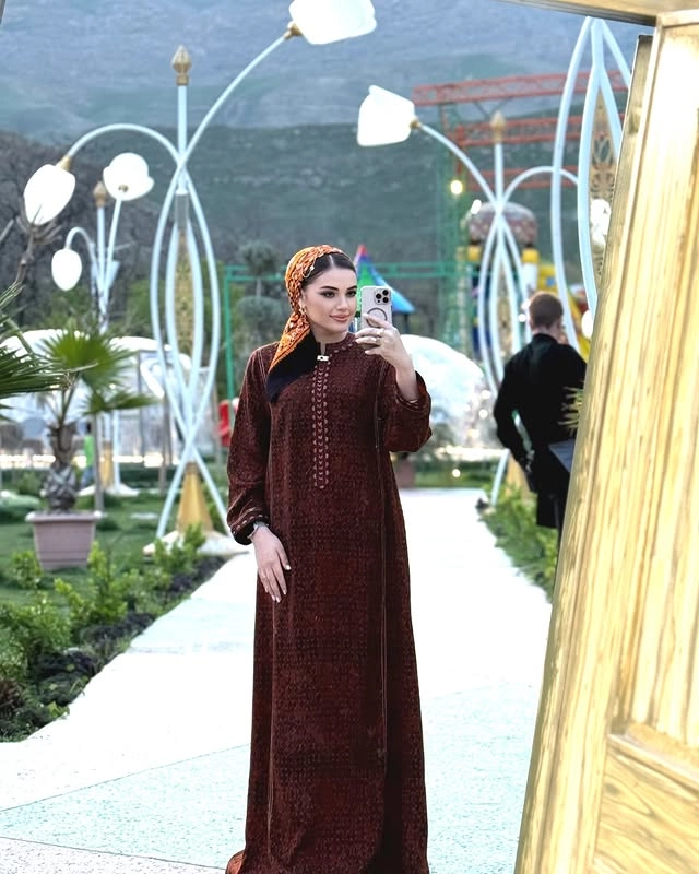 Türkmen fasonlar pombarh fasonlar Fasonlar 2025 fasonlar fason moda modalar Bezen bezen Türkmen fasonlar 2026 Türkmen fasonlar 2025 Türkmen fasonlar 2024 Türkmen fasonlar 2023 turkmenistan türkmenistan turkmen türkmen ashgabat  asgabat aşgabat balkan mary lebap dashoguz dasoguz daşoguz pombarh ponbarhat gulyupek gülýüpek stapel ştapel Gralan Çüýdeşen Abaýa Gadymy Krep Gurultaý 	Keteni Ýüpek Şifon Gipýur Lyon Welwet Atlas Kaşemir Streýç Suzana Ştapel Gülýüpek Pombarh Ýupka Gursakça Aksesuarlar Palto Penjek Okuw eşik Fata Sport eşik Uniforma Nakidka Öýme Şarf kompýuter ýaka ýaglyk Arenda köýnek 2nji el köýnek Taýyn köýnek Matalar Milli lybas milli lybaslar Toý köýnek Toý köýnekler toy koynek toy koynekler gundelik koynekler Gündelik	 
 köýnekler fata koynek Modern taze fason Eskiz koynektm turkmenkoynek türkmenkoynek fason moda moda fasonlar Iş eşik el iş	sada	ýakaly ýakasyz	keşdeli biserli	ýeňli giň nagyşly ýüregi açyk stoýka ýaka ýanly kombinasiýa 	zerli üsti aşak guşakly seçekli gysga ýeňli Ştapel Gündelik el iş, keşdeli, ýakaly, ýanly, ýeňli, giň 17-25, 26-35 Goýy-gyzyl tomus, guyz