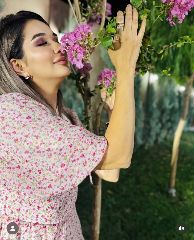 Türkmen fasonlar pombarh fasonlar Fasonlar 2025 fasonlar fason moda modalar Bezen bezen Türkmen fasonlar 2026 Türkmen fasonlar 2025 Türkmen fasonlar 2024 Türkmen fasonlar 2023 turkmenistan türkmenistan turkmen türkmen ashgabat  asgabat aşgabat balkan mary lebap dashoguz dasoguz daşoguz pombarh ponbarhat gulyupek gülýüpek stapel ştapel Gralan Çüýdeşen Abaýa Gadymy Krep Gurultaý 	Keteni Ýüpek Şifon Gipýur Lyon Welwet Atlas Kaşemir Streýç Suzana Ştapel Gülýüpek Pombarh Ýupka Gursakça Aksesuarlar Palto Penjek Okuw eşik Fata Sport eşik Uniforma Nakidka Öýme Şarf kompýuter ýaka ýaglyk Arenda köýnek 2nji el köýnek Taýyn köýnek Matalar Milli lybas milli lybaslar Toý köýnek Toý köýnekler toy koynek toy koynekler gundelik koynekler Gündelik	 
 köýnekler fata koynek Modern taze fason Eskiz koynektm turkmenkoynek türkmenkoynek fason moda moda fasonlar Iş eşik el iş	sada	ýakaly ýakasyz	keşdeli biserli	ýeňli giň nagyşly ýüregi açyk stoýka ýaka ýanly kombinasiýa 	zerli üsti aşak guşakly seçekli gysga ýeňli Ştapel, Gülýüpek Gündelik sada, ýakasyz, ýüregi açyk, gysga ýeňli, giň 17-25, 26-35 Gülgüne tomus