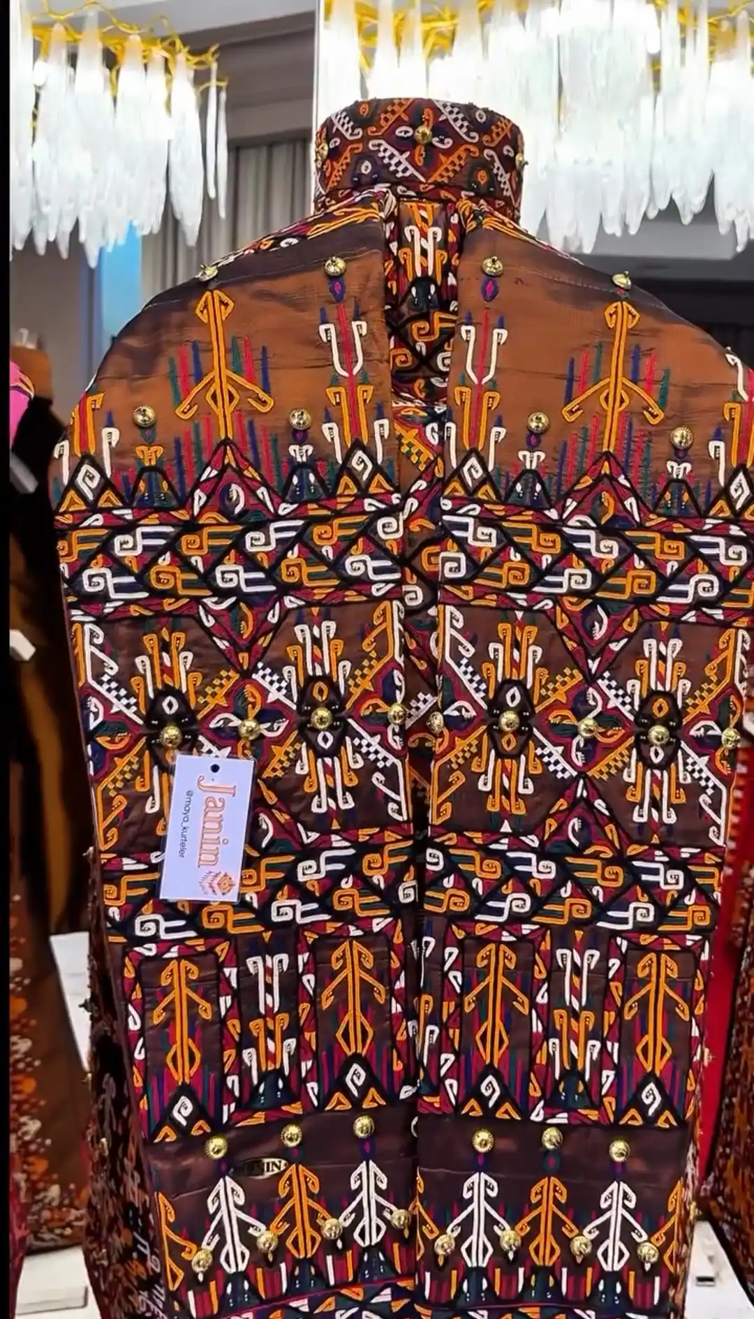 Türkmen fasonlar pombarh fasonlar Fasonlar 2025 fasonlar fason moda modalar Bezen bezen Türkmen fasonlar 2026 Türkmen fasonlar 2025 Türkmen fasonlar 2024 Türkmen fasonlar 2023 turkmenistan türkmenistan turkmen türkmen ashgabat  asgabat aşgabat balkan mary lebap dashoguz dasoguz daşoguz pombarh ponbarhat gulyupek gülýüpek stapel ştapel Gralan Çüýdeşen Abaýa Gadymy Krep Gurultaý 	Keteni Ýüpek Şifon Gipýur Lyon Welwet Atlas Kaşemir Streýç Suzana Ştapel Gülýüpek Pombarh Ýupka Gursakça Aksesuarlar Palto Penjek Okuw eşik Fata Sport eşik Uniforma Nakidka Öýme Şarf kompýuter ýaka ýaglyk Arenda köýnek 2nji el köýnek Taýyn köýnek Matalar Milli lybas milli lybaslar Toý köýnek Toý köýnekler toy koynek toy koynekler gundelik koynekler Gündelik	 
 köýnekler fata koynek Modern taze fason Eskiz koynektm turkmenkoynek türkmenkoynek fason moda moda fasonlar Iş eşik el iş	sada	ýakaly ýakasyz	keşdeli biserli	ýeňli giň nagyşly ýüregi açyk stoýka ýaka ýanly kombinasiýa 	zerli üsti aşak guşakly seçekli gysga ýeňli Gadymy Milli lybas el iş, keşdeli, ýakaly, ýeňli, giň, kombinasiýa, nagyşly 17-25, 26-35 Gülgüne, Gyzyl, Goýy-gök, Goňur yaz, tomus, guyz, gysh