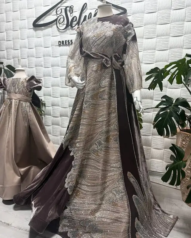 Türkmen fasonlar pombarh fasonlar Fasonlar 2025 fasonlar fason moda modalar Bezen bezen Türkmen fasonlar 2026 Türkmen fasonlar 2025 Türkmen fasonlar 2024 Türkmen fasonlar 2023 turkmenistan türkmenistan turkmen türkmen ashgabat  asgabat aşgabat balkan mary lebap dashoguz dasoguz daşoguz pombarh ponbarhat gulyupek gülýüpek stapel ştapel Gralan Çüýdeşen Abaýa Gadymy Krep Gurultaý 	Keteni Ýüpek Şifon Gipýur Lyon Welwet Atlas Kaşemir Streýç Suzana Ştapel Gülýüpek Pombarh Ýupka Gursakça Aksesuarlar Palto Penjek Okuw eşik Fata Sport eşik Uniforma Nakidka Öýme Şarf kompýuter ýaka ýaglyk Arenda köýnek 2nji el köýnek Taýyn köýnek Matalar Milli lybas milli lybaslar Toý köýnek Toý köýnekler toy koynek toy koynekler gundelik koynekler Gündelik	 
 köýnekler fata koynek Modern taze fason Eskiz koynektm turkmenkoynek türkmenkoynek fason moda moda fasonlar Iş eşik el iş	sada	ýakaly ýakasyz	keşdeli biserli	ýeňli giň nagyşly ýüregi açyk stoýka ýaka ýanly kombinasiýa 	zerli üsti aşak guşakly seçekli gysga ýeňli Şifon, Panbarhat (Pombarh) Toý köýnek el iş, ýakasyz, ýeňli, giň, kombinasiýa, guşakly 17-25, 26-35, 35+ Wizon, Goýy-goňur yaz, tomus, guyz