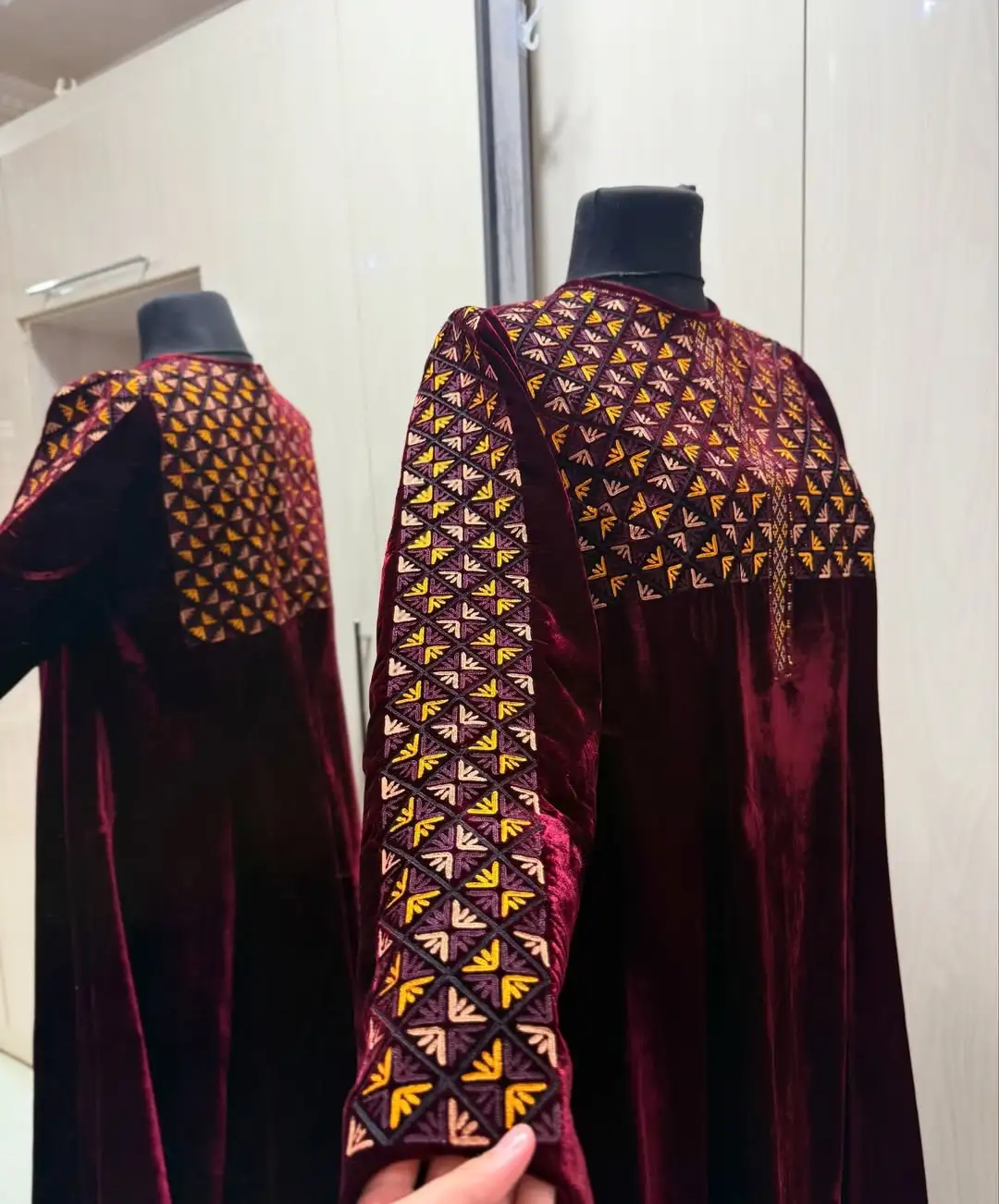 Türkmen fasonlar pombarh fasonlar Fasonlar 2025 fasonlar fason moda modalar Bezen bezen Türkmen fasonlar 2026 Türkmen fasonlar 2025 Türkmen fasonlar 2024 Türkmen fasonlar 2023 turkmenistan türkmenistan turkmen türkmen ashgabat  asgabat aşgabat balkan mary lebap dashoguz dasoguz daşoguz pombarh ponbarhat gulyupek gülýüpek stapel ştapel Gralan Çüýdeşen Abaýa Gadymy Krep Gurultaý 	Keteni Ýüpek Şifon Gipýur Lyon Welwet Atlas Kaşemir Streýç Suzana Ştapel Gülýüpek Pombarh Ýupka Gursakça Aksesuarlar Palto Penjek Okuw eşik Fata Sport eşik Uniforma Nakidka Öýme Şarf kompýuter ýaka ýaglyk Arenda köýnek 2nji el köýnek Taýyn köýnek Matalar Milli lybas milli lybaslar Toý köýnek Toý köýnekler toy koynek toy koynekler gundelik koynekler Gündelik	 
 köýnekler fata koynek Modern taze fason Eskiz koynektm turkmenkoynek türkmenkoynek fason moda moda fasonlar Iş eşik el iş	sada	ýakaly ýakasyz	keşdeli biserli	ýeňli giň nagyşly ýüregi açyk stoýka ýaka ýanly kombinasiýa 	zerli üsti aşak guşakly seçekli gysga ýeňli Panbarhat (Pombarh), Tulky Toý köýnek el iş, keşdeli, ýakaly, ýeňli, giň 26-35 Goýy-gyzyl yaz, guyz