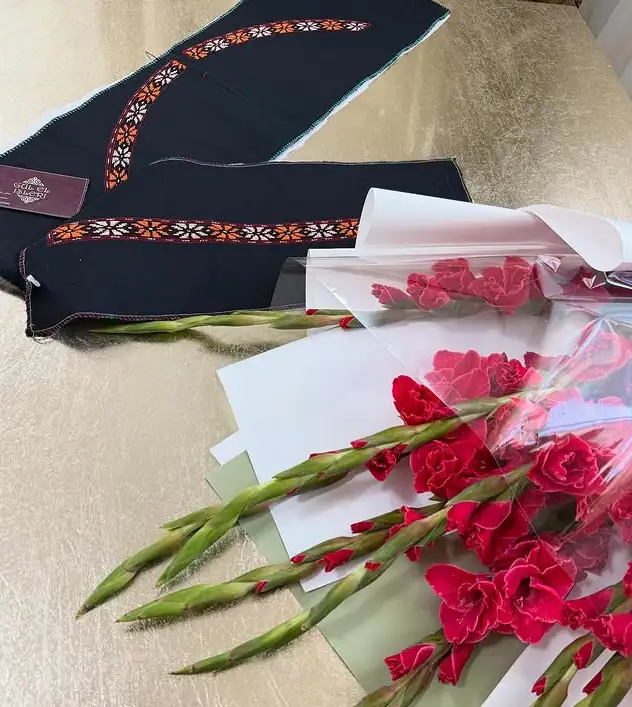 Türkmen fasonlar pombarh fasonlar Fasonlar 2025 fasonlar fason moda modalar Bezen bezen Türkmen fasonlar 2026 Türkmen fasonlar 2025 Türkmen fasonlar 2024 Türkmen fasonlar 2023 turkmenistan türkmenistan turkmen türkmen ashgabat  asgabat aşgabat balkan mary lebap dashoguz dasoguz daşoguz pombarh ponbarhat gulyupek gülýüpek stapel ştapel Gralan Çüýdeşen Abaýa Gadymy Krep Gurultaý 	Keteni Ýüpek Şifon Gipýur Lyon Welwet Atlas Kaşemir Streýç Suzana Ştapel Gülýüpek Pombarh Ýupka Gursakça Aksesuarlar Palto Penjek Okuw eşik Fata Sport eşik Uniforma Nakidka Öýme Şarf kompýuter ýaka ýaglyk Arenda köýnek 2nji el köýnek Taýyn köýnek Matalar Milli lybas milli lybaslar Toý köýnek Toý köýnekler toy koynek toy koynekler gundelik koynekler Gündelik	 
 köýnekler fata koynek Modern taze fason Eskiz koynektm turkmenkoynek türkmenkoynek fason moda moda fasonlar Iş eşik el iş	sada	ýakaly ýakasyz	keşdeli biserli	ýeňli giň nagyşly ýüregi açyk stoýka ýaka ýanly kombinasiýa 	zerli üsti aşak guşakly seçekli gysga ýeňli keşdeli, el ýaka, gaýma 12-16, 17-25, 26-35, 35+  yaz, tomus, guyz, gysh