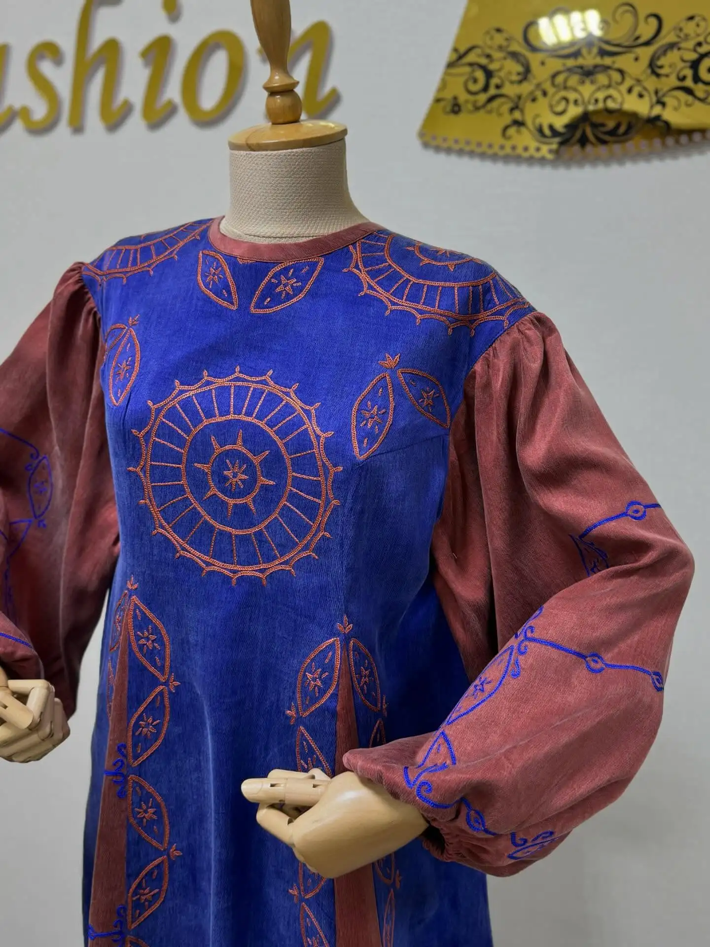 Türkmen fasonlar pombarh fasonlar Fasonlar 2025 fasonlar fason moda modalar Bezen bezen Türkmen fasonlar 2026 Türkmen fasonlar 2025 Türkmen fasonlar 2024 Türkmen fasonlar 2023 turkmenistan türkmenistan turkmen türkmen ashgabat  asgabat aşgabat balkan mary lebap dashoguz dasoguz daşoguz pombarh ponbarhat gulyupek gülýüpek stapel ştapel Gralan Çüýdeşen Abaýa Gadymy Krep Gurultaý 	Keteni Ýüpek Şifon Gipýur Lyon Welwet Atlas Kaşemir Streýç Suzana Ştapel Gülýüpek Pombarh Ýupka Gursakça Aksesuarlar Palto Penjek Okuw eşik Fata Sport eşik Uniforma Nakidka Öýme Şarf kompýuter ýaka ýaglyk Arenda köýnek 2nji el köýnek Taýyn köýnek Matalar Milli lybas milli lybaslar Toý köýnek Toý köýnekler toy koynek toy koynekler gundelik koynekler Gündelik	 
 köýnekler fata koynek Modern taze fason Eskiz koynektm turkmenkoynek türkmenkoynek fason moda moda fasonlar Iş eşik el iş	sada	ýakaly ýakasyz	keşdeli biserli	ýeňli giň nagyşly ýüregi açyk stoýka ýaka ýanly kombinasiýa 	zerli üsti aşak guşakly seçekli gysga ýeňli 