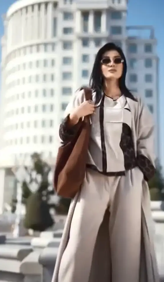 Türkmen fasonlar pombarh fasonlar Fasonlar 2025 fasonlar fason moda modalar Bezen bezen Türkmen fasonlar 2026 Türkmen fasonlar 2025 Türkmen fasonlar 2024 Türkmen fasonlar 2023 turkmenistan türkmenistan turkmen türkmen ashgabat  asgabat aşgabat balkan mary lebap dashoguz dasoguz daşoguz pombarh ponbarhat gulyupek gülýüpek stapel ştapel Gralan Çüýdeşen Abaýa Gadymy Krep Gurultaý 	Keteni Ýüpek Şifon Gipýur Lyon Welwet Atlas Kaşemir Streýç Suzana Ştapel Gülýüpek Pombarh Ýupka Gursakça Aksesuarlar Palto Penjek Okuw eşik Fata Sport eşik Uniforma Nakidka Öýme Şarf kompýuter ýaka ýaglyk Arenda köýnek 2nji el köýnek Taýyn köýnek Matalar Milli lybas milli lybaslar Toý köýnek Toý köýnekler toy koynek toy koynekler gundelik koynekler Gündelik	 
 köýnekler fata koynek Modern taze fason Eskiz koynektm turkmenkoynek türkmenkoynek fason moda moda fasonlar Iş eşik el iş	sada	ýakaly ýakasyz	keşdeli biserli	ýeňli giň nagyşly ýüregi açyk stoýka ýaka ýanly kombinasiýa 	zerli üsti aşak guşakly seçekli gysga ýeňli Modern ýakasyz, ýeňli, giň, üsti aşak 17-25, 26-35  yaz, tomus, guyz