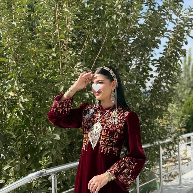 Türkmen fasonlar pombarh fasonlar Fasonlar 2025 fasonlar fason moda modalar Bezen bezen Türkmen fasonlar 2026 Türkmen fasonlar 2025 Türkmen fasonlar 2024 Türkmen fasonlar 2023 turkmenistan türkmenistan turkmen türkmen ashgabat  asgabat aşgabat balkan mary lebap dashoguz dasoguz daşoguz pombarh ponbarhat gulyupek gülýüpek stapel ştapel Gralan Çüýdeşen Abaýa Gadymy Krep Gurultaý 	Keteni Ýüpek Şifon Gipýur Lyon Welwet Atlas Kaşemir Streýç Suzana Ştapel Gülýüpek Pombarh Ýupka Gursakça Aksesuarlar Palto Penjek Okuw eşik Fata Sport eşik Uniforma Nakidka Öýme Şarf kompýuter ýaka ýaglyk Arenda köýnek 2nji el köýnek Taýyn köýnek Matalar Milli lybas milli lybaslar Toý köýnek Toý köýnekler toy koynek toy koynekler gundelik koynekler Gündelik	 
 köýnekler fata koynek Modern taze fason Eskiz koynektm turkmenkoynek türkmenkoynek fason moda moda fasonlar Iş eşik el iş	sada	ýakaly ýakasyz	keşdeli biserli	ýeňli giň nagyşly ýüregi açyk stoýka ýaka ýanly kombinasiýa 	zerli üsti aşak guşakly seçekli gysga ýeňli 