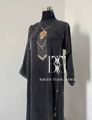 Türkmen fasonlar pombarh fasonlar Fasonlar 2025 fasonlar fason moda modalar Bezen bezen Türkmen fasonlar 2026 Türkmen fasonlar 2025 Türkmen fasonlar 2024 Türkmen fasonlar 2023 turkmenistan türkmenistan turkmen türkmen ashgabat  asgabat aşgabat balkan mary lebap dashoguz dasoguz daşoguz pombarh ponbarhat gulyupek gülýüpek stapel ştapel Gralan Çüýdeşen Abaýa Gadymy Krep Gurultaý 	Keteni Ýüpek Şifon Gipýur Lyon Welwet Atlas Kaşemir Streýç Suzana Ştapel Gülýüpek Pombarh Ýupka Gursakça Aksesuarlar Palto Penjek Okuw eşik Fata Sport eşik Uniforma Nakidka Öýme Şarf kompýuter ýaka ýaglyk Arenda köýnek 2nji el köýnek Taýyn köýnek Matalar Milli lybas milli lybaslar Toý köýnek Toý köýnekler toy koynek toy koynekler gundelik koynekler Gündelik	 
 köýnekler fata koynek Modern taze fason Eskiz koynektm turkmenkoynek türkmenkoynek fason moda moda fasonlar Iş eşik el iş	sada	ýakaly ýakasyz	keşdeli biserli	ýeňli giň nagyşly ýüregi açyk stoýka ýaka ýanly kombinasiýa 	zerli üsti aşak guşakly seçekli gysga ýeňli Gülýüpek Milli lybas el iş, ýakasyz, ýeňli, giň 26-35 Goýy-çal yaz, tomus, guyz