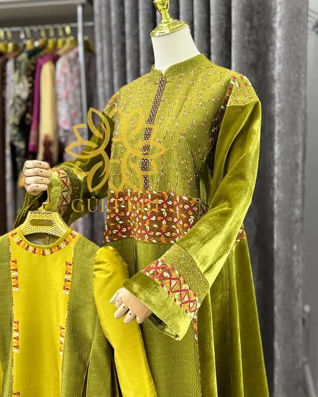 Türkmen fasonlar pombarh fasonlar Fasonlar 2025 fasonlar fason moda modalar Bezen bezen Türkmen fasonlar 2026 Türkmen fasonlar 2025 Türkmen fasonlar 2024 Türkmen fasonlar 2023 turkmenistan türkmenistan turkmen türkmen ashgabat  asgabat aşgabat balkan mary lebap dashoguz dasoguz daşoguz pombarh ponbarhat gulyupek gülýüpek stapel ştapel Gralan Çüýdeşen Abaýa Gadymy Krep Gurultaý 	Keteni Ýüpek Şifon Gipýur Lyon Welwet Atlas Kaşemir Streýç Suzana Ştapel Gülýüpek Pombarh Ýupka Gursakça Aksesuarlar Palto Penjek Okuw eşik Fata Sport eşik Uniforma Nakidka Öýme Şarf kompýuter ýaka ýaglyk Arenda köýnek 2nji el köýnek Taýyn köýnek Matalar Milli lybas milli lybaslar Toý köýnek Toý köýnekler toy koynek toy koynekler gundelik koynekler Gündelik	 
 köýnekler fata koynek Modern taze fason Eskiz koynektm turkmenkoynek türkmenkoynek fason moda moda fasonlar Iş eşik el iş	sada	ýakaly ýakasyz	keşdeli biserli	ýeňli giň nagyşly ýüregi açyk stoýka ýaka ýanly kombinasiýa 	zerli üsti aşak guşakly seçekli gysga ýeňli Panbarhat (Pombarh), Tulky Toý köýnek el iş, keşdeli, ýakaly, ýeňli, giň -12, 17-25, 26-35 Haki, Ýaşyl yaz, tomus, guyz, gysh