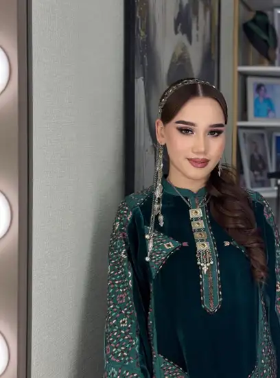 Türkmen fasonlar pombarh fasonlar Fasonlar 2025 fasonlar fason moda modalar Bezen bezen Türkmen fasonlar 2026 Türkmen fasonlar 2025 Türkmen fasonlar 2024 Türkmen fasonlar 2023 turkmenistan türkmenistan turkmen türkmen ashgabat  asgabat aşgabat balkan mary lebap dashoguz dasoguz daşoguz pombarh ponbarhat gulyupek gülýüpek stapel ştapel Gralan Çüýdeşen Abaýa Gadymy Krep Gurultaý 	Keteni Ýüpek Şifon Gipýur Lyon Welwet Atlas Kaşemir Streýç Suzana Ştapel Gülýüpek Pombarh Ýupka Gursakça Aksesuarlar Palto Penjek Okuw eşik Fata Sport eşik Uniforma Nakidka Öýme Şarf kompýuter ýaka ýaglyk Arenda köýnek 2nji el köýnek Taýyn köýnek Matalar Milli lybas milli lybaslar Toý köýnek Toý köýnekler toy koynek toy koynekler gundelik koynekler Gündelik	 
 köýnekler fata koynek Modern taze fason Eskiz koynektm turkmenkoynek türkmenkoynek fason moda moda fasonlar Iş eşik el iş	sada	ýakaly ýakasyz	keşdeli biserli	ýeňli giň nagyşly ýüregi açyk stoýka ýaka ýanly kombinasiýa 	zerli üsti aşak guşakly seçekli gysga ýeňli 