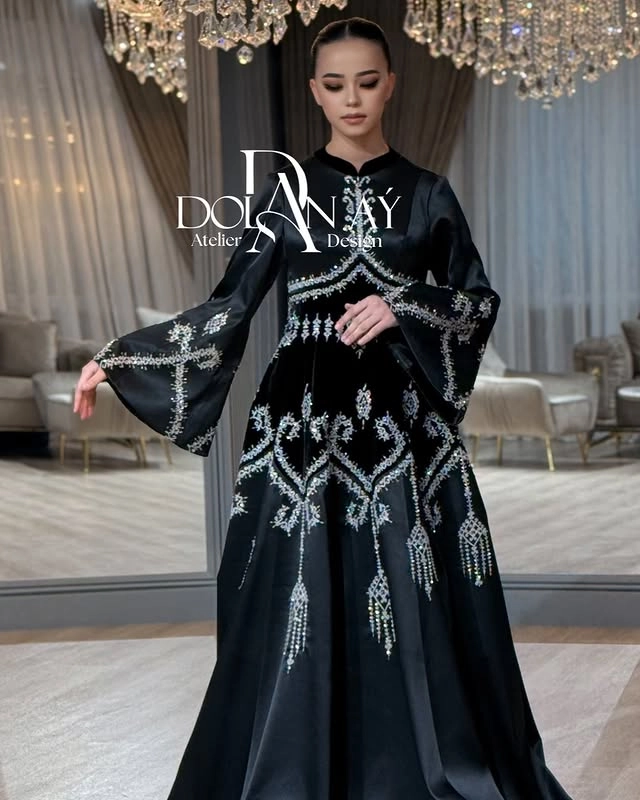 Türkmen fasonlar pombarh fasonlar Fasonlar 2025 fasonlar fason moda modalar Bezen bezen Türkmen fasonlar 2026 Türkmen fasonlar 2025 Türkmen fasonlar 2024 Türkmen fasonlar 2023 turkmenistan türkmenistan turkmen türkmen ashgabat  asgabat aşgabat balkan mary lebap dashoguz dasoguz daşoguz pombarh ponbarhat gulyupek gülýüpek stapel ştapel Gralan Çüýdeşen Abaýa Gadymy Krep Gurultaý 	Keteni Ýüpek Şifon Gipýur Lyon Welwet Atlas Kaşemir Streýç Suzana Ştapel Gülýüpek Pombarh Ýupka Gursakça Aksesuarlar Palto Penjek Okuw eşik Fata Sport eşik Uniforma Nakidka Öýme Şarf kompýuter ýaka ýaglyk Arenda köýnek 2nji el köýnek Taýyn köýnek Matalar Milli lybas milli lybaslar Toý köýnek Toý köýnekler toy koynek toy koynekler gundelik koynekler Gündelik	 
 köýnekler fata koynek Modern taze fason Eskiz koynektm turkmenkoynek türkmenkoynek fason moda moda fasonlar Iş eşik el iş	sada	ýakaly ýakasyz	keşdeli biserli	ýeňli giň nagyşly ýüregi açyk stoýka ýaka ýanly kombinasiýa 	zerli üsti aşak guşakly seçekli gysga ýeňli Lyon, Şantu Toý köýnek el iş, ýakaly, biserli, ýeňli, giň, nagyşly 17-25, 26-35 Gara yaz, tomus, guyz