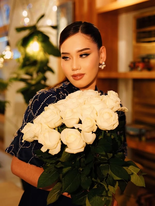 Türkmen fasonlar pombarh fasonlar Fasonlar 2025 fasonlar fason moda modalar Bezen bezen Türkmen fasonlar 2026 Türkmen fasonlar 2025 Türkmen fasonlar 2024 Türkmen fasonlar 2023 turkmenistan türkmenistan turkmen türkmen ashgabat  asgabat aşgabat balkan mary lebap dashoguz dasoguz daşoguz pombarh ponbarhat gulyupek gülýüpek stapel ştapel Gralan Çüýdeşen Abaýa Gadymy Krep Gurultaý 	Keteni Ýüpek Şifon Gipýur Lyon Welwet Atlas Kaşemir Streýç Suzana Ştapel Gülýüpek Pombarh Ýupka Gursakça Aksesuarlar Palto Penjek Okuw eşik Fata Sport eşik Uniforma Nakidka Öýme Şarf kompýuter ýaka ýaglyk Arenda köýnek 2nji el köýnek Taýyn köýnek Matalar Milli lybas milli lybaslar Toý köýnek Toý köýnekler toy koynek toy koynekler gundelik koynekler Gündelik	 
 köýnekler fata koynek Modern taze fason Eskiz koynektm turkmenkoynek türkmenkoynek fason moda moda fasonlar Iş eşik el iş	sada	ýakaly ýakasyz	keşdeli biserli	ýeňli giň nagyşly ýüregi açyk stoýka ýaka ýanly kombinasiýa 	zerli üsti aşak guşakly seçekli gysga ýeňli Panbarhat (Pombarh), Parça Toý köýnek, Modern ýakasyz, gysga ýeňli, kombinasiýa, üsti aşak 17-25, 26-35 Goýy-gök tomus