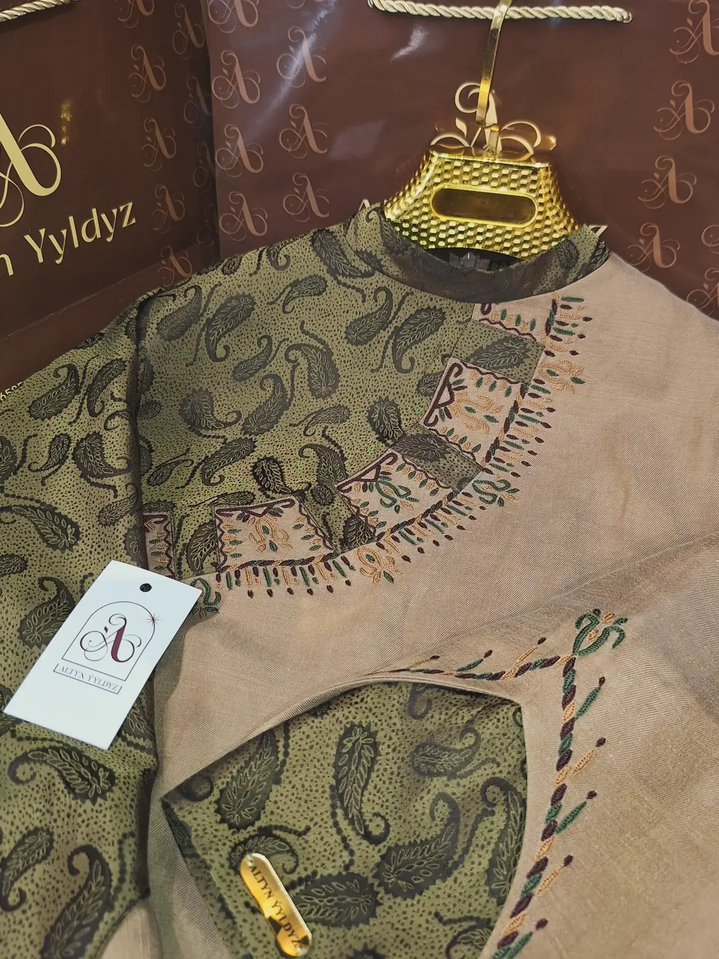 Türkmen fasonlar pombarh fasonlar Fasonlar 2025 fasonlar fason moda modalar Bezen bezen Türkmen fasonlar 2026 Türkmen fasonlar 2025 Türkmen fasonlar 2024 Türkmen fasonlar 2023 turkmenistan türkmenistan turkmen türkmen ashgabat  asgabat aşgabat balkan mary lebap dashoguz dasoguz daşoguz pombarh ponbarhat gulyupek gülýüpek stapel ştapel Gralan Çüýdeşen Abaýa Gadymy Krep Gurultaý 	Keteni Ýüpek Şifon Gipýur Lyon Welwet Atlas Kaşemir Streýç Suzana Ştapel Gülýüpek Pombarh Ýupka Gursakça Aksesuarlar Palto Penjek Okuw eşik Fata Sport eşik Uniforma Nakidka Öýme Şarf kompýuter ýaka ýaglyk Arenda köýnek 2nji el köýnek Taýyn köýnek Matalar Milli lybas milli lybaslar Toý köýnek Toý köýnekler toy koynek toy koynekler gundelik koynekler Gündelik	 
 köýnekler fata koynek Modern taze fason Eskiz koynektm turkmenkoynek türkmenkoynek fason moda moda fasonlar Iş eşik el iş	sada	ýakaly ýakasyz	keşdeli biserli	ýeňli giň nagyşly ýüregi açyk stoýka ýaka ýanly kombinasiýa 	zerli üsti aşak guşakly seçekli gysga ýeňli  