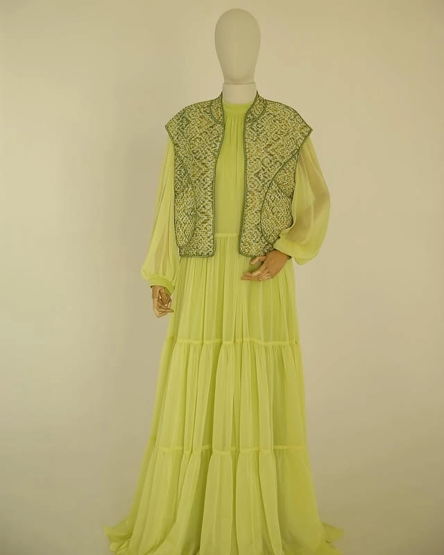 Türkmen fasonlar pombarh fasonlar Fasonlar 2025 fasonlar fason moda modalar Bezen bezen Türkmen fasonlar 2026 Türkmen fasonlar 2025 Türkmen fasonlar 2024 Türkmen fasonlar 2023 turkmenistan türkmenistan turkmen türkmen ashgabat  asgabat aşgabat balkan mary lebap dashoguz dasoguz daşoguz pombarh ponbarhat gulyupek gülýüpek stapel ştapel Gralan Çüýdeşen Abaýa Gadymy Krep Gurultaý 	Keteni Ýüpek Şifon Gipýur Lyon Welwet Atlas Kaşemir Streýç Suzana Ştapel Gülýüpek Pombarh Ýupka Gursakça Aksesuarlar Palto Penjek Okuw eşik Fata Sport eşik Uniforma Nakidka Öýme Şarf kompýuter ýaka ýaglyk Arenda köýnek 2nji el köýnek Taýyn köýnek Matalar Milli lybas milli lybaslar Toý köýnek Toý köýnekler toy koynek toy koynekler gundelik koynekler Gündelik	 
 köýnekler fata koynek Modern taze fason Eskiz koynektm turkmenkoynek türkmenkoynek fason moda moda fasonlar Iş eşik el iş	sada	ýakaly ýakasyz	keşdeli biserli	ýeňli giň nagyşly ýüregi açyk stoýka ýaka ýanly kombinasiýa 	zerli üsti aşak guşakly seçekli gysga ýeňli el iş, ýakasyz, ýeňli, giň 17-25, 26-35 Sary  Penjek, Taýyn köýnek