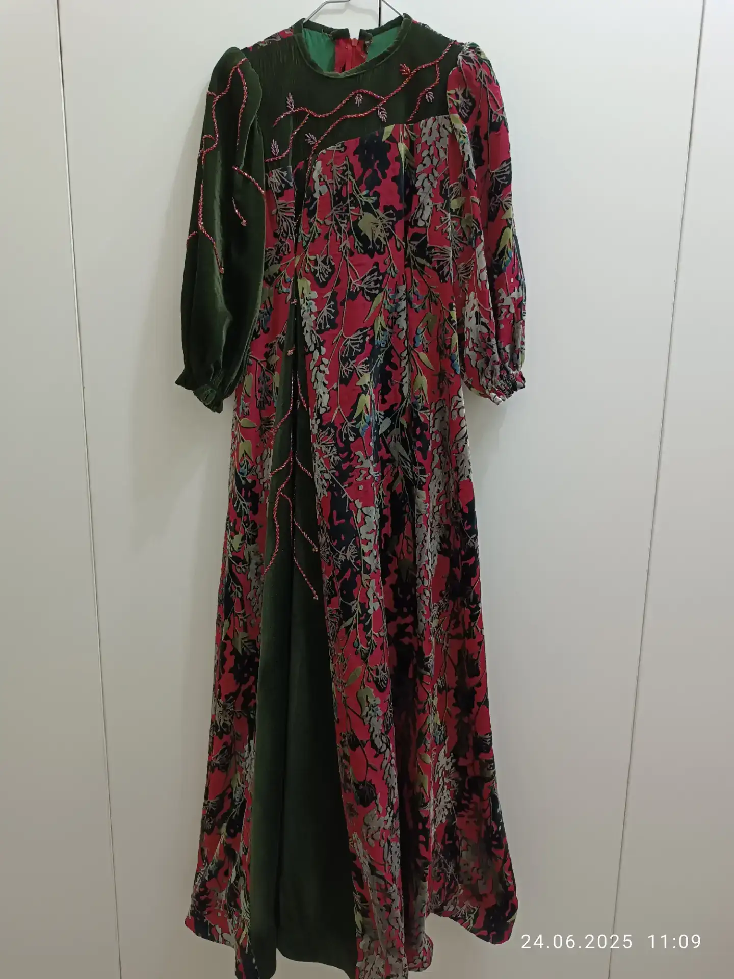 Türkmen fasonlar pombarh fasonlar Fasonlar 2025 fasonlar fason moda modalar Bezen bezen Türkmen fasonlar 2026 Türkmen fasonlar 2025 Türkmen fasonlar 2024 Türkmen fasonlar 2023 turkmenistan türkmenistan turkmen türkmen ashgabat  asgabat aşgabat balkan mary lebap dashoguz dasoguz daşoguz pombarh ponbarhat gulyupek gülýüpek stapel ştapel Gralan Çüýdeşen Abaýa Gadymy Krep Gurultaý 	Keteni Ýüpek Şifon Gipýur Lyon Welwet Atlas Kaşemir Streýç Suzana Ştapel Gülýüpek Pombarh Ýupka Gursakça Aksesuarlar Palto Penjek Okuw eşik Fata Sport eşik Uniforma Nakidka Öýme Şarf kompýuter ýaka ýaglyk Arenda köýnek 2nji el köýnek Taýyn köýnek Matalar Milli lybas milli lybaslar Toý köýnek Toý köýnekler toy koynek toy koynekler gundelik koynekler Gündelik	 
 köýnekler fata koynek Modern taze fason Eskiz koynektm turkmenkoynek türkmenkoynek fason moda moda fasonlar Iş eşik el iş	sada	ýakaly ýakasyz	keşdeli biserli	ýeňli giň nagyşly ýüregi açyk stoýka ýaka ýanly kombinasiýa 	zerli üsti aşak guşakly seçekli gysga ýeňli Şifon, Panbarhat (Pombarh) Toý köýnek el iş, ýakasyz, biserli, ýeňli, giň, kombinasiýa 26-35 Goýy-gyzyl  2nji el