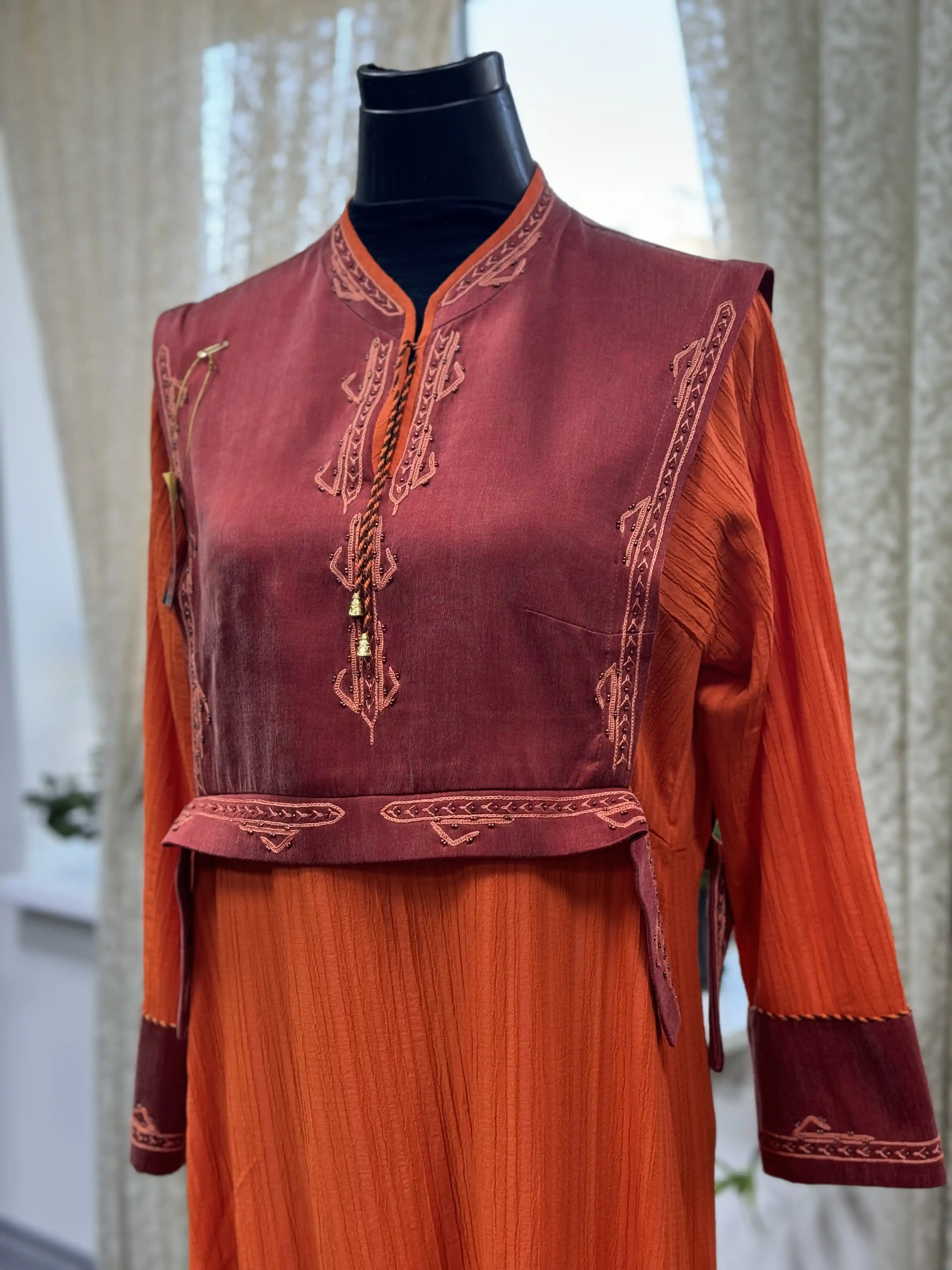 Türkmen fasonlar pombarh fasonlar Fasonlar 2025 fasonlar fason moda modalar Bezen bezen Türkmen fasonlar 2026 Türkmen fasonlar 2025 Türkmen fasonlar 2024 Türkmen fasonlar 2023 turkmenistan türkmenistan turkmen türkmen ashgabat  asgabat aşgabat balkan mary lebap dashoguz dasoguz daşoguz pombarh ponbarhat gulyupek gülýüpek stapel ştapel Gralan Çüýdeşen Abaýa Gadymy Krep Gurultaý 	Keteni Ýüpek Şifon Gipýur Lyon Welwet Atlas Kaşemir Streýç Suzana Ştapel Gülýüpek Pombarh Ýupka Gursakça Aksesuarlar Palto Penjek Okuw eşik Fata Sport eşik Uniforma Nakidka Öýme Şarf kompýuter ýaka ýaglyk Arenda köýnek 2nji el köýnek Taýyn köýnek Matalar Milli lybas milli lybaslar Toý köýnek Toý köýnekler toy koynek toy koynekler gundelik koynekler Gündelik	 
 köýnekler fata koynek Modern taze fason Eskiz koynektm turkmenkoynek türkmenkoynek fason moda moda fasonlar Iş eşik el iş	sada	ýakaly ýakasyz	keşdeli biserli	ýeňli giň nagyşly ýüregi açyk stoýka ýaka ýanly kombinasiýa 	zerli üsti aşak guşakly seçekli gysga ýeňli Lyon Toý köýnek, Gündelik el iş, sada, ýakaly, ýeňli, giň 17-25, 26-35 Gök, Wizon, Gülgüne, Benewşe, Mämişi