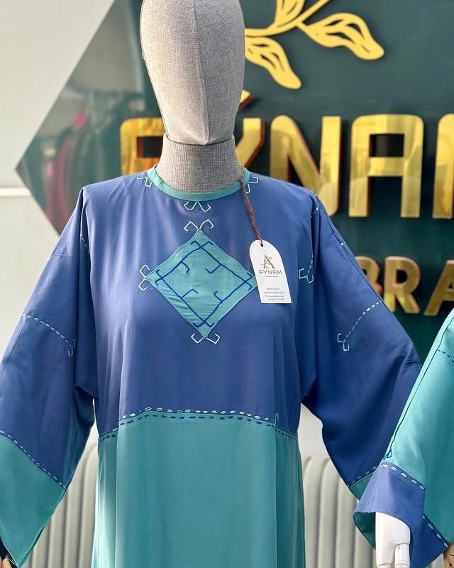 Türkmen fasonlar pombarh fasonlar Fasonlar 2025 fasonlar fason moda modalar Bezen bezen Türkmen fasonlar 2026 Türkmen fasonlar 2025 Türkmen fasonlar 2024 Türkmen fasonlar 2023 turkmenistan türkmenistan turkmen türkmen ashgabat  asgabat aşgabat balkan mary lebap dashoguz dasoguz daşoguz pombarh ponbarhat gulyupek gülýüpek stapel ştapel Gralan Çüýdeşen Abaýa Gadymy Krep Gurultaý 	Keteni Ýüpek Şifon Gipýur Lyon Welwet Atlas Kaşemir Streýç Suzana Ştapel Gülýüpek Pombarh Ýupka Gursakça Aksesuarlar Palto Penjek Okuw eşik Fata Sport eşik Uniforma Nakidka Öýme Şarf kompýuter ýaka ýaglyk Arenda köýnek 2nji el köýnek Taýyn köýnek Matalar Milli lybas milli lybaslar Toý köýnek Toý köýnekler toy koynek toy koynekler gundelik koynekler Gündelik	 
 köýnekler fata koynek Modern taze fason Eskiz koynektm turkmenkoynek türkmenkoynek fason moda moda fasonlar Iş eşik el iş	sada	ýakaly ýakasyz	keşdeli biserli	ýeňli giň nagyşly ýüregi açyk stoýka ýaka ýanly kombinasiýa 	zerli üsti aşak guşakly seçekli gysga ýeňli Lyon, Ştapel Gündelik, Iş eşik el iş, ýakasyz, ýanly, ýeňli, giň 26-35 Gök, Benewşe tomus, guyz Taýyn köýnek