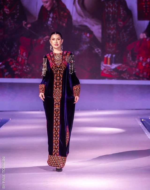 Türkmen fasonlar pombarh fasonlar Fasonlar 2025 fasonlar fason moda modalar Bezen bezen Türkmen fasonlar 2026 Türkmen fasonlar 2025 Türkmen fasonlar 2024 Türkmen fasonlar 2023 turkmenistan türkmenistan turkmen türkmen ashgabat  asgabat aşgabat balkan mary lebap dashoguz dasoguz daşoguz pombarh ponbarhat gulyupek gülýüpek stapel ştapel Gralan Çüýdeşen Abaýa Gadymy Krep Gurultaý 	Keteni Ýüpek Şifon Gipýur Lyon Welwet Atlas Kaşemir Streýç Suzana Ştapel Gülýüpek Pombarh Ýupka Gursakça Aksesuarlar Palto Penjek Okuw eşik Fata Sport eşik Uniforma Nakidka Öýme Şarf kompýuter ýaka ýaglyk Arenda köýnek 2nji el köýnek Taýyn köýnek Matalar Milli lybas milli lybaslar Toý köýnek Toý köýnekler toy koynek toy koynekler gundelik koynekler Gündelik	 
 köýnekler fata koynek Modern taze fason Eskiz koynektm turkmenkoynek türkmenkoynek fason moda moda fasonlar Iş eşik el iş	sada	ýakaly ýakasyz	keşdeli biserli	ýeňli giň nagyşly ýüregi açyk stoýka ýaka ýanly kombinasiýa 	zerli üsti aşak guşakly seçekli gysga ýeňli Panbarhat (Pombarh) Toý köýnek, Milli lybas, Modern el iş, keşdeli, ýakaly, ýeňli, giň, nagyşly 17-25, 26-35, 35+ Goýy-gök yaz, guyz, gysh