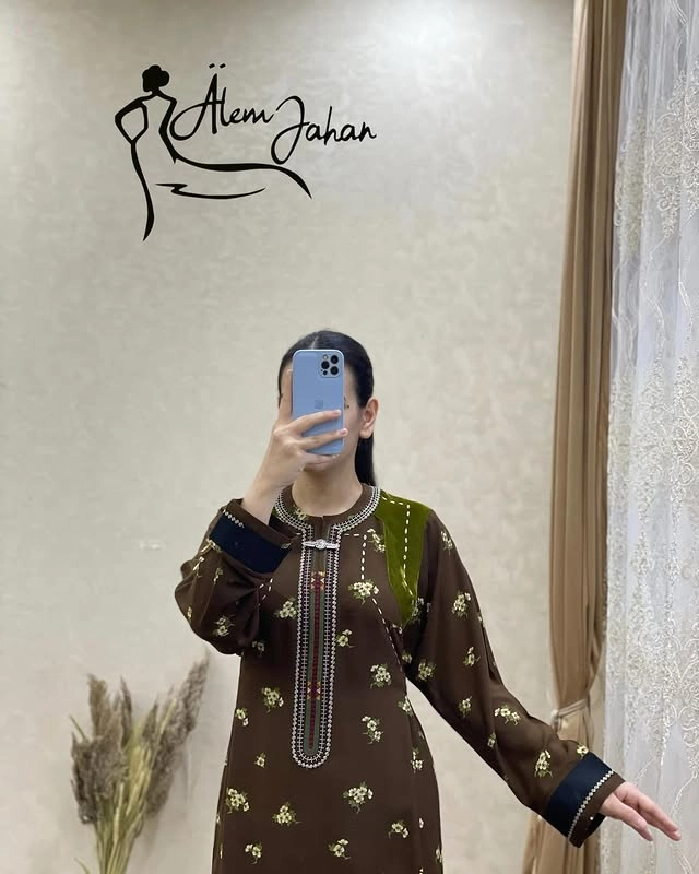 Türkmen fasonlar pombarh fasonlar Fasonlar 2025 fasonlar fason moda modalar Bezen bezen Türkmen fasonlar 2026 Türkmen fasonlar 2025 Türkmen fasonlar 2024 Türkmen fasonlar 2023 turkmenistan türkmenistan turkmen türkmen ashgabat  asgabat aşgabat balkan mary lebap dashoguz dasoguz daşoguz pombarh ponbarhat gulyupek gülýüpek stapel ştapel Gralan Çüýdeşen Abaýa Gadymy Krep Gurultaý 	Keteni Ýüpek Şifon Gipýur Lyon Welwet Atlas Kaşemir Streýç Suzana Ştapel Gülýüpek Pombarh Ýupka Gursakça Aksesuarlar Palto Penjek Okuw eşik Fata Sport eşik Uniforma Nakidka Öýme Şarf kompýuter ýaka ýaglyk Arenda köýnek 2nji el köýnek Taýyn köýnek Matalar Milli lybas milli lybaslar Toý köýnek Toý köýnekler toy koynek toy koynekler gundelik koynekler Gündelik	 
 köýnekler fata koynek Modern taze fason Eskiz koynektm turkmenkoynek türkmenkoynek fason moda moda fasonlar Iş eşik el iş	sada	ýakaly ýakasyz	keşdeli biserli	ýeňli giň nagyşly ýüregi açyk stoýka ýaka ýanly kombinasiýa 	zerli üsti aşak guşakly seçekli gysga ýeňli Ştapel Gündelik el iş, ýakaly, ýeňli, giň, kombinasiýa 12-16, 17-25, 26-35, 35+ Goňur tomus Taýyn köýnek