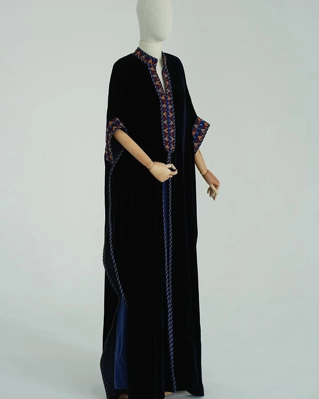 Türkmen fasonlar pombarh fasonlar Fasonlar 2025 fasonlar fason moda modalar Bezen bezen Türkmen fasonlar 2026 Türkmen fasonlar 2025 Türkmen fasonlar 2024 Türkmen fasonlar 2023 turkmenistan türkmenistan turkmen türkmen ashgabat  asgabat aşgabat balkan mary lebap dashoguz dasoguz daşoguz pombarh ponbarhat gulyupek gülýüpek stapel ştapel Gralan Çüýdeşen Abaýa Gadymy Krep Gurultaý 	Keteni Ýüpek Şifon Gipýur Lyon Welwet Atlas Kaşemir Streýç Suzana Ştapel Gülýüpek Pombarh Ýupka Gursakça Aksesuarlar Palto Penjek Okuw eşik Fata Sport eşik Uniforma Nakidka Öýme Şarf kompýuter ýaka ýaglyk Arenda köýnek 2nji el köýnek Taýyn köýnek Matalar Milli lybas milli lybaslar Toý köýnek Toý köýnekler toy koynek toy koynekler gundelik koynekler Gündelik	 
 köýnekler fata koynek Modern taze fason Eskiz koynektm turkmenkoynek türkmenkoynek fason moda moda fasonlar Iş eşik el iş	sada	ýakaly ýakasyz	keşdeli biserli	ýeňli giň nagyşly ýüregi açyk stoýka ýaka ýanly kombinasiýa 	zerli üsti aşak guşakly seçekli gysga ýeňli Panbarhat (Pombarh) Toý köýnek el iş, keşdeli, ýakaly, ýanly, gysga ýeňli, giň, nagyşly 17-25, 26-35 Goýy-gök yaz, tomus, guyz Taýyn köýnek