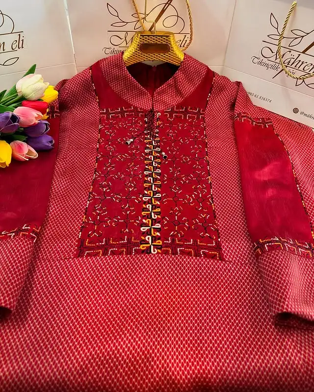 Türkmen fasonlar pombarh fasonlar Fasonlar 2025 fasonlar fason moda modalar Bezen bezen Türkmen fasonlar 2026 Türkmen fasonlar 2025 Türkmen fasonlar 2024 Türkmen fasonlar 2023 turkmenistan türkmenistan turkmen türkmen ashgabat  asgabat aşgabat balkan mary lebap dashoguz dasoguz daşoguz pombarh ponbarhat gulyupek gülýüpek stapel ştapel Gralan Çüýdeşen Abaýa Gadymy Krep Gurultaý 	Keteni Ýüpek Şifon Gipýur Lyon Welwet Atlas Kaşemir Streýç Suzana Ştapel Gülýüpek Pombarh Ýupka Gursakça Aksesuarlar Palto Penjek Okuw eşik Fata Sport eşik Uniforma Nakidka Öýme Şarf kompýuter ýaka ýaglyk Arenda köýnek 2nji el köýnek Taýyn köýnek Matalar Milli lybas milli lybaslar Toý köýnek Toý köýnekler toy koynek toy koynekler gundelik koynekler Gündelik	 
 köýnekler fata koynek Modern taze fason Eskiz koynektm turkmenkoynek türkmenkoynek fason moda moda fasonlar Iş eşik el iş	sada	ýakaly ýakasyz	keşdeli biserli	ýeňli giň nagyşly ýüregi açyk stoýka ýaka ýanly kombinasiýa 	zerli üsti aşak guşakly seçekli gysga ýeňli Panbarhat (Pombarh), Gülýüpek, Çüýdeşen Iş eşik el iş, keşdeli, ýakaly, ýeňli, giň, kombinasiýa, nagyşly 26-35, 35+ Gülgüne, Gyzyl yaz, tomus