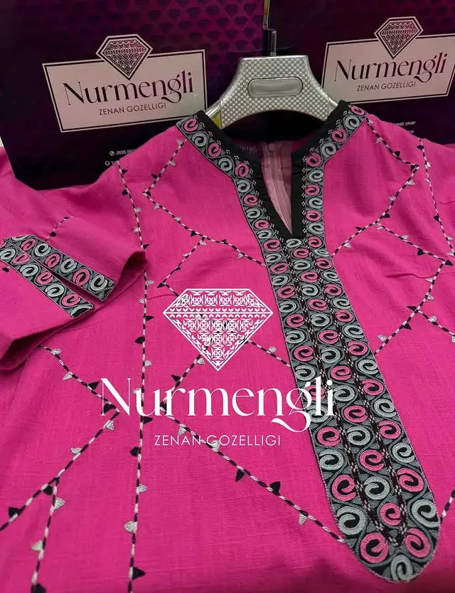 Türkmen fasonlar pombarh fasonlar Fasonlar 2025 fasonlar fason moda modalar Bezen bezen Türkmen fasonlar 2026 Türkmen fasonlar 2025 Türkmen fasonlar 2024 Türkmen fasonlar 2023 turkmenistan türkmenistan turkmen türkmen ashgabat  asgabat aşgabat balkan mary lebap dashoguz dasoguz daşoguz pombarh ponbarhat gulyupek gülýüpek stapel ştapel Gralan Çüýdeşen Abaýa Gadymy Krep Gurultaý 	Keteni Ýüpek Şifon Gipýur Lyon Welwet Atlas Kaşemir Streýç Suzana Ştapel Gülýüpek Pombarh Ýupka Gursakça Aksesuarlar Palto Penjek Okuw eşik Fata Sport eşik Uniforma Nakidka Öýme Şarf kompýuter ýaka ýaglyk Arenda köýnek 2nji el köýnek Taýyn köýnek Matalar Milli lybas milli lybaslar Toý köýnek Toý köýnekler toy koynek toy koynekler gundelik koynekler Gündelik	 
 köýnekler fata koynek Modern taze fason Eskiz koynektm turkmenkoynek türkmenkoynek fason moda moda fasonlar Iş eşik el iş	sada	ýakaly ýakasyz	keşdeli biserli	ýeňli giň nagyşly ýüregi açyk stoýka ýaka ýanly kombinasiýa 	zerli üsti aşak guşakly seçekli gysga ýeňli Lyon Gündelik keşdeli, ýakaly, ýeňli, giň 17-25, 26-35, 35+ Gülgüne, Gyzyl yaz, tomus, guyz