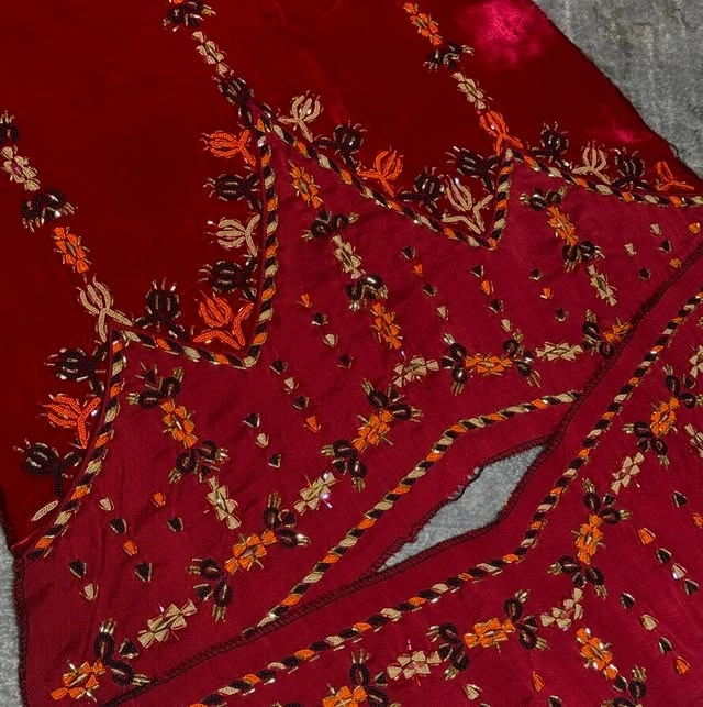 Türkmen fasonlar pombarh fasonlar Fasonlar 2025 fasonlar fason moda modalar Bezen bezen Türkmen fasonlar 2026 Türkmen fasonlar 2025 Türkmen fasonlar 2024 Türkmen fasonlar 2023 turkmenistan türkmenistan turkmen türkmen ashgabat  asgabat aşgabat balkan mary lebap dashoguz dasoguz daşoguz pombarh ponbarhat gulyupek gülýüpek stapel ştapel Gralan Çüýdeşen Abaýa Gadymy Krep Gurultaý 	Keteni Ýüpek Şifon Gipýur Lyon Welwet Atlas Kaşemir Streýç Suzana Ştapel Gülýüpek Pombarh Ýupka Gursakça Aksesuarlar Palto Penjek Okuw eşik Fata Sport eşik Uniforma Nakidka Öýme Şarf kompýuter ýaka ýaglyk Arenda köýnek 2nji el köýnek Taýyn köýnek Matalar Milli lybas milli lybaslar Toý köýnek Toý köýnekler toy koynek toy koynekler gundelik koynekler Gündelik	 
 köýnekler fata koynek Modern taze fason Eskiz koynektm turkmenkoynek türkmenkoynek fason moda moda fasonlar Iş eşik el iş	sada	ýakaly ýakasyz	keşdeli biserli	ýeňli giň nagyşly ýüregi açyk stoýka ýaka ýanly kombinasiýa 	zerli üsti aşak guşakly seçekli gysga ýeňli Panbarhat (Pombarh) Uçurym köýnek el iş, keşdeli, biserli, ýanly, ýeňli, giň, nagyşly 17-25 Goýy-gyzyl tomus, guyz