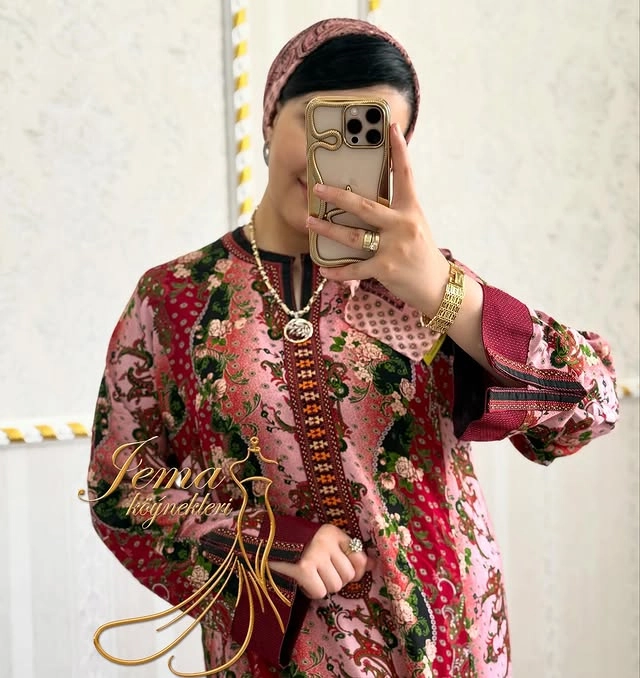 Türkmen fasonlar pombarh fasonlar Fasonlar 2025 fasonlar fason moda modalar Bezen bezen Türkmen fasonlar 2026 Türkmen fasonlar 2025 Türkmen fasonlar 2024 Türkmen fasonlar 2023 turkmenistan türkmenistan turkmen türkmen ashgabat  asgabat aşgabat balkan mary lebap dashoguz dasoguz daşoguz pombarh ponbarhat gulyupek gülýüpek stapel ştapel Gralan Çüýdeşen Abaýa Gadymy Krep Gurultaý 	Keteni Ýüpek Şifon Gipýur Lyon Welwet Atlas Kaşemir Streýç Suzana Ştapel Gülýüpek Pombarh Ýupka Gursakça Aksesuarlar Palto Penjek Okuw eşik Fata Sport eşik Uniforma Nakidka Öýme Şarf kompýuter ýaka ýaglyk Arenda köýnek 2nji el köýnek Taýyn köýnek Matalar Milli lybas milli lybaslar Toý köýnek Toý köýnekler toy koynek toy koynekler gundelik koynekler Gündelik	 
 köýnekler fata koynek Modern taze fason Eskiz koynektm turkmenkoynek türkmenkoynek fason moda moda fasonlar Iş eşik el iş	sada	ýakaly ýakasyz	keşdeli biserli	ýeňli giň nagyşly ýüregi açyk stoýka ýaka ýanly kombinasiýa 	zerli üsti aşak guşakly seçekli gysga ýeňli Ştapel Gündelik ýakaly, ýeňli, giň 17-25, 26-35 Gülgüne, Gyzyl yaz, tomus, guyz