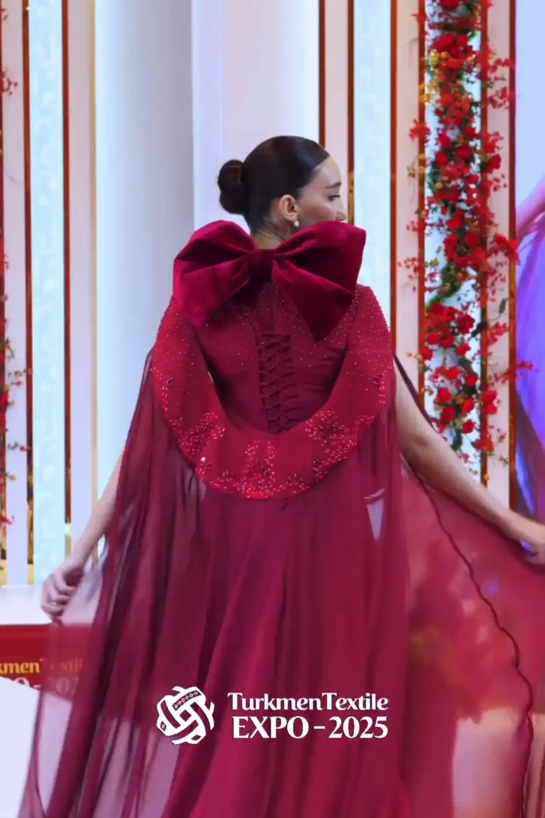 Türkmen fasonlar pombarh fasonlar Fasonlar 2025 fasonlar fason moda modalar Bezen bezen Türkmen fasonlar 2026 Türkmen fasonlar 2025 Türkmen fasonlar 2024 Türkmen fasonlar 2023 turkmenistan türkmenistan turkmen türkmen ashgabat  asgabat aşgabat balkan mary lebap dashoguz dasoguz daşoguz pombarh ponbarhat gulyupek gülýüpek stapel ştapel Gralan Çüýdeşen Abaýa Gadymy Krep Gurultaý 	Keteni Ýüpek Şifon Gipýur Lyon Welwet Atlas Kaşemir Streýç Suzana Ştapel Gülýüpek Pombarh Ýupka Gursakça Aksesuarlar Palto Penjek Okuw eşik Fata Sport eşik Uniforma Nakidka Öýme Şarf kompýuter ýaka ýaglyk Arenda köýnek 2nji el köýnek Taýyn köýnek Matalar Milli lybas milli lybaslar Toý köýnek Toý köýnekler toy koynek toy koynekler gundelik koynekler Gündelik	 
 köýnekler fata koynek Modern taze fason Eskiz koynektm turkmenkoynek türkmenkoynek fason moda moda fasonlar Iş eşik el iş	sada	ýakaly ýakasyz	keşdeli biserli	ýeňli giň nagyşly ýüregi açyk stoýka ýaka ýanly kombinasiýa 	zerli üsti aşak guşakly seçekli gysga ýeňli Şifon Modern TürkmenTextile Expo 2025 17-25, 26-35 Gyzyl yaz, tomus, guyz