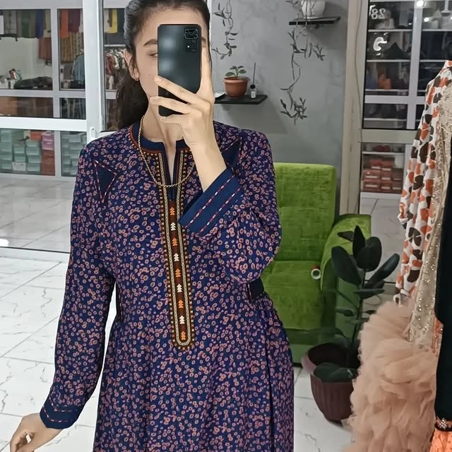 Türkmen fasonlar pombarh fasonlar Fasonlar 2025 fasonlar fason moda modalar Bezen bezen Türkmen fasonlar 2026 Türkmen fasonlar 2025 Türkmen fasonlar 2024 Türkmen fasonlar 2023 turkmenistan türkmenistan turkmen türkmen ashgabat  asgabat aşgabat balkan mary lebap dashoguz dasoguz daşoguz pombarh ponbarhat gulyupek gülýüpek stapel ştapel Gralan Çüýdeşen Abaýa Gadymy Krep Gurultaý 	Keteni Ýüpek Şifon Gipýur Lyon Welwet Atlas Kaşemir Streýç Suzana Ştapel Gülýüpek Pombarh Ýupka Gursakça Aksesuarlar Palto Penjek Okuw eşik Fata Sport eşik Uniforma Nakidka Öýme Şarf kompýuter ýaka ýaglyk Arenda köýnek 2nji el köýnek Taýyn köýnek Matalar Milli lybas milli lybaslar Toý köýnek Toý köýnekler toy koynek toy koynekler gundelik koynekler Gündelik	 
 köýnekler fata koynek Modern taze fason Eskiz koynektm turkmenkoynek türkmenkoynek fason moda moda fasonlar Iş eşik el iş	sada	ýakaly ýakasyz	keşdeli biserli	ýeňli giň nagyşly ýüregi açyk stoýka ýaka ýanly kombinasiýa 	zerli üsti aşak guşakly seçekli gysga ýeňli Suzana Gündelik sada, ýakaly, ýeňli, giň 17-25 #4B2C75 yaz, tomus, guyz, gysh