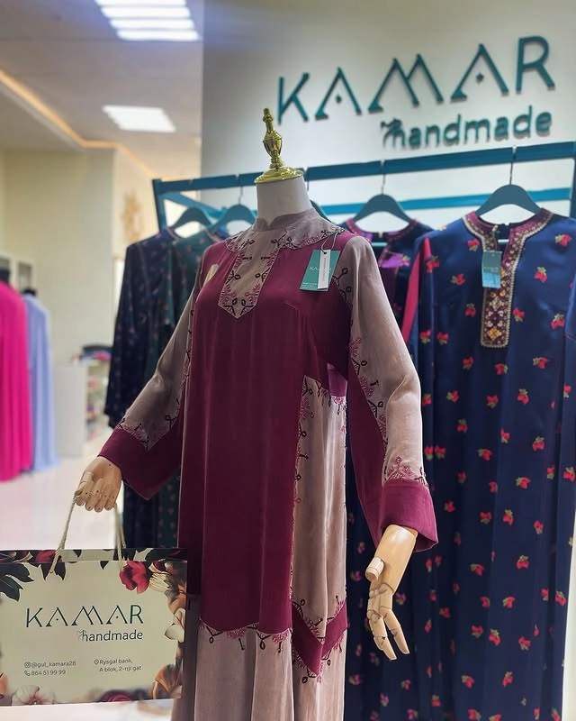 Türkmen fasonlar pombarh fasonlar Fasonlar 2025 fasonlar fason moda modalar Bezen bezen Türkmen fasonlar 2026 Türkmen fasonlar 2025 Türkmen fasonlar 2024 Türkmen fasonlar 2023 turkmenistan türkmenistan turkmen türkmen ashgabat  asgabat aşgabat balkan mary lebap dashoguz dasoguz daşoguz pombarh ponbarhat gulyupek gülýüpek stapel ştapel Gralan Çüýdeşen Abaýa Gadymy Krep Gurultaý 	Keteni Ýüpek Şifon Gipýur Lyon Welwet Atlas Kaşemir Streýç Suzana Ştapel Gülýüpek Pombarh Ýupka Gursakça Aksesuarlar Palto Penjek Okuw eşik Fata Sport eşik Uniforma Nakidka Öýme Şarf kompýuter ýaka ýaglyk Arenda köýnek 2nji el köýnek Taýyn köýnek Matalar Milli lybas milli lybaslar Toý köýnek Toý köýnekler toy koynek toy koynekler gundelik koynekler Gündelik	 
 köýnekler fata koynek Modern taze fason Eskiz koynektm turkmenkoynek türkmenkoynek fason moda moda fasonlar Iş eşik el iş	sada	ýakaly ýakasyz	keşdeli biserli	ýeňli giň nagyşly ýüregi açyk stoýka ýaka ýanly kombinasiýa 	zerli üsti aşak guşakly seçekli gysga ýeňli Gülýüpek Gündelik el iş, keşdeli, ýakaly, ýeňli, giň 26-35 Goýy-gyzyl, Gülgüne yaz, tomus, guyz, gysh