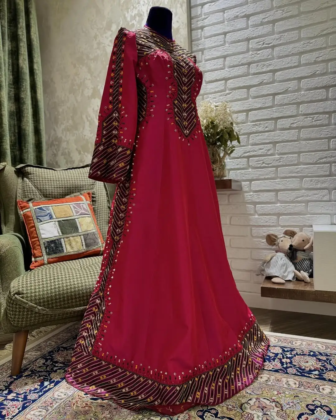 Türkmen fasonlar pombarh fasonlar Fasonlar 2025 fasonlar fason moda modalar Bezen bezen Türkmen fasonlar 2026 Türkmen fasonlar 2025 Türkmen fasonlar 2024 Türkmen fasonlar 2023 turkmenistan türkmenistan turkmen türkmen ashgabat  asgabat aşgabat balkan mary lebap dashoguz dasoguz daşoguz pombarh ponbarhat gulyupek gülýüpek stapel ştapel Gralan Çüýdeşen Abaýa Gadymy Krep Gurultaý 	Keteni Ýüpek Şifon Gipýur Lyon Welwet Atlas Kaşemir Streýç Suzana Ştapel Gülýüpek Pombarh Ýupka Gursakça Aksesuarlar Palto Penjek Okuw eşik Fata Sport eşik Uniforma Nakidka Öýme Şarf kompýuter ýaka ýaglyk Arenda köýnek 2nji el köýnek Taýyn köýnek Matalar Milli lybas milli lybaslar Toý köýnek Toý köýnekler toy koynek toy koynekler gundelik koynekler Gündelik	 
 köýnekler fata koynek Modern taze fason Eskiz koynektm turkmenkoynek türkmenkoynek fason moda moda fasonlar Iş eşik el iş	sada	ýakaly ýakasyz	keşdeli biserli	ýeňli giň nagyşly ýüregi açyk stoýka ýaka ýanly kombinasiýa 	zerli üsti aşak guşakly seçekli gysga ýeňli Keteni, Atlas Toý köýnek, Milli lybas el iş, ýakaly  Goýy-gyzyl, Gyzyl