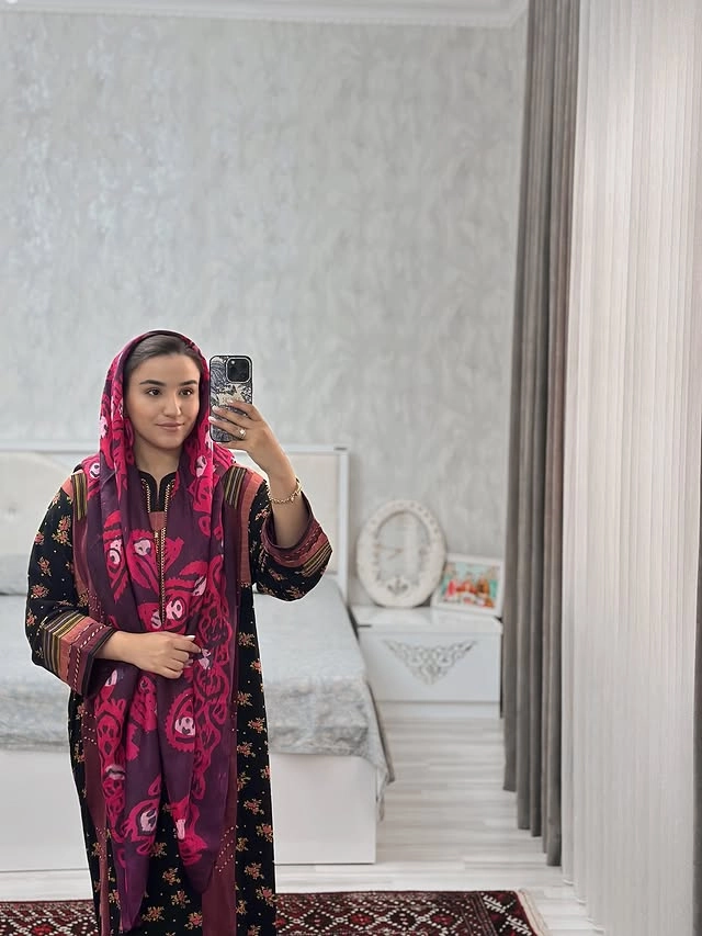 Türkmen fasonlar pombarh fasonlar Fasonlar 2025 fasonlar fason moda modalar Bezen bezen Türkmen fasonlar 2026 Türkmen fasonlar 2025 Türkmen fasonlar 2024 Türkmen fasonlar 2023 turkmenistan türkmenistan turkmen türkmen ashgabat  asgabat aşgabat balkan mary lebap dashoguz dasoguz daşoguz pombarh ponbarhat gulyupek gülýüpek stapel ştapel Gralan Çüýdeşen Abaýa Gadymy Krep Gurultaý 	Keteni Ýüpek Şifon Gipýur Lyon Welwet Atlas Kaşemir Streýç Suzana Ştapel Gülýüpek Pombarh Ýupka Gursakça Aksesuarlar Palto Penjek Okuw eşik Fata Sport eşik Uniforma Nakidka Öýme Şarf kompýuter ýaka ýaglyk Arenda köýnek 2nji el köýnek Taýyn köýnek Matalar Milli lybas milli lybaslar Toý köýnek Toý köýnekler toy koynek toy koynekler gundelik koynekler Gündelik	 
 köýnekler fata koynek Modern taze fason Eskiz koynektm turkmenkoynek türkmenkoynek fason moda moda fasonlar Iş eşik el iş	sada	ýakaly ýakasyz	keşdeli biserli	ýeňli giň nagyşly ýüregi açyk stoýka ýaka ýanly kombinasiýa 	zerli üsti aşak guşakly seçekli gysga ýeňli Ştapel, Gülýüpek Gündelik el iş, sada, ýakaly, ýeňli, giň 26-35 Gara tomus, guyz