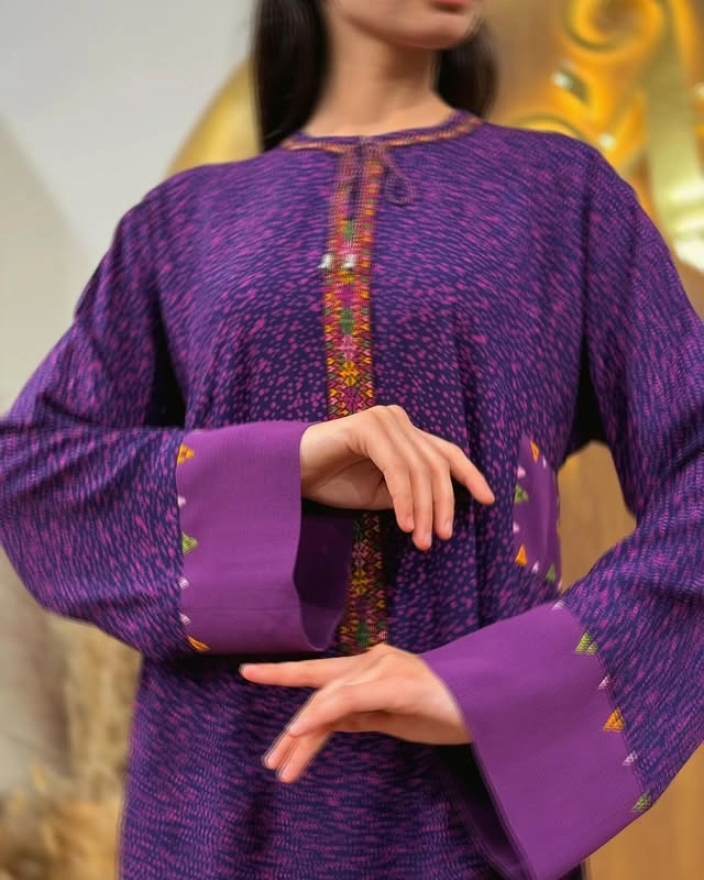 Türkmen fasonlar pombarh fasonlar Fasonlar 2025 fasonlar fason moda modalar Bezen bezen Türkmen fasonlar 2026 Türkmen fasonlar 2025 Türkmen fasonlar 2024 Türkmen fasonlar 2023 turkmenistan türkmenistan turkmen türkmen ashgabat  asgabat aşgabat balkan mary lebap dashoguz dasoguz daşoguz pombarh ponbarhat gulyupek gülýüpek stapel ştapel Gralan Çüýdeşen Abaýa Gadymy Krep Gurultaý 	Keteni Ýüpek Şifon Gipýur Lyon Welwet Atlas Kaşemir Streýç Suzana Ştapel Gülýüpek Pombarh Ýupka Gursakça Aksesuarlar Palto Penjek Okuw eşik Fata Sport eşik Uniforma Nakidka Öýme Şarf kompýuter ýaka ýaglyk Arenda köýnek 2nji el köýnek Taýyn köýnek Matalar Milli lybas milli lybaslar Toý köýnek Toý köýnekler toy koynek toy koynekler gundelik koynekler Gündelik	 
 köýnekler fata koynek Modern taze fason Eskiz koynektm turkmenkoynek türkmenkoynek fason moda moda fasonlar Iş eşik el iş	sada	ýakaly ýakasyz	keşdeli biserli	ýeňli giň nagyşly ýüregi açyk stoýka ýaka ýanly kombinasiýa 	zerli üsti aşak guşakly seçekli gysga ýeňli Ştapel Toý köýnek, Gündelik el iş, sada, ýakaly, ýeňli 17-25, 26-35 #4B2C75