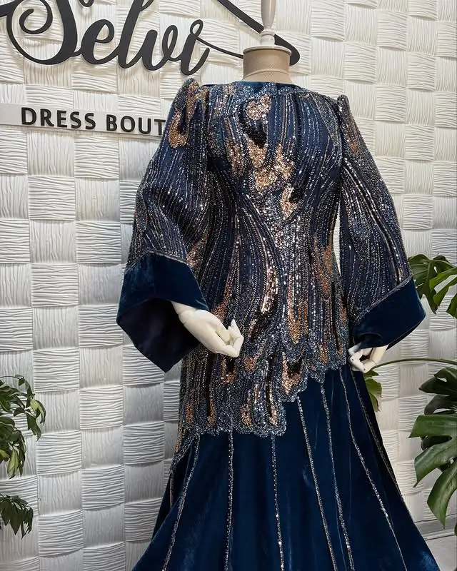 Türkmen fasonlar pombarh fasonlar Fasonlar 2025 fasonlar fason moda modalar Bezen bezen Türkmen fasonlar 2026 Türkmen fasonlar 2025 Türkmen fasonlar 2024 Türkmen fasonlar 2023 turkmenistan türkmenistan turkmen türkmen ashgabat  asgabat aşgabat balkan mary lebap dashoguz dasoguz daşoguz pombarh ponbarhat gulyupek gülýüpek stapel ştapel Gralan Çüýdeşen Abaýa Gadymy Krep Gurultaý 	Keteni Ýüpek Şifon Gipýur Lyon Welwet Atlas Kaşemir Streýç Suzana Ştapel Gülýüpek Pombarh Ýupka Gursakça Aksesuarlar Palto Penjek Okuw eşik Fata Sport eşik Uniforma Nakidka Öýme Şarf kompýuter ýaka ýaglyk Arenda köýnek 2nji el köýnek Taýyn köýnek Matalar Milli lybas milli lybaslar Toý köýnek Toý köýnekler toy koynek toy koynekler gundelik koynekler Gündelik	 
 köýnekler fata koynek Modern taze fason Eskiz koynektm turkmenkoynek türkmenkoynek fason moda moda fasonlar Iş eşik el iş	sada	ýakaly ýakasyz	keşdeli biserli	ýeňli giň nagyşly ýüregi açyk stoýka ýaka ýanly kombinasiýa 	zerli üsti aşak guşakly seçekli gysga ýeňli Şifon, Panbarhat (Pombarh) Toý köýnek el iş, ýakasyz, ýeňli, zerli 17-25, 26-35, 35+ Goýy-gök yaz, tomus