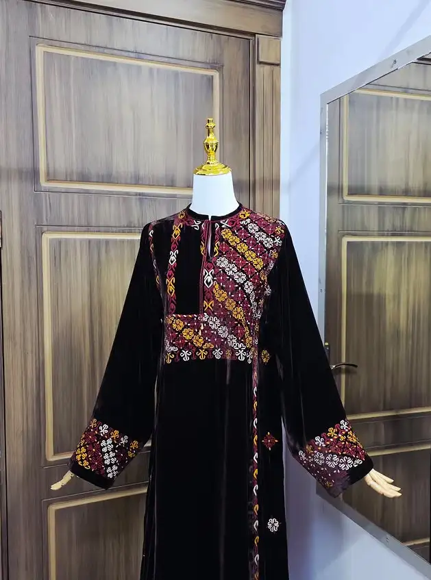 Türkmen fasonlar pombarh fasonlar Fasonlar 2025 fasonlar fason moda modalar Bezen bezen Türkmen fasonlar 2026 Türkmen fasonlar 2025 Türkmen fasonlar 2024 Türkmen fasonlar 2023 turkmenistan türkmenistan turkmen türkmen ashgabat  asgabat aşgabat balkan mary lebap dashoguz dasoguz daşoguz pombarh ponbarhat gulyupek gülýüpek stapel ştapel Gralan Çüýdeşen Abaýa Gadymy Krep Gurultaý 	Keteni Ýüpek Şifon Gipýur Lyon Welwet Atlas Kaşemir Streýç Suzana Ştapel Gülýüpek Pombarh Ýupka Gursakça Aksesuarlar Palto Penjek Okuw eşik Fata Sport eşik Uniforma Nakidka Öýme Şarf kompýuter ýaka ýaglyk Arenda köýnek 2nji el köýnek Taýyn köýnek Matalar Milli lybas milli lybaslar Toý köýnek Toý köýnekler toy koynek toy koynekler gundelik koynekler Gündelik	 
 köýnekler fata koynek Modern taze fason Eskiz koynektm turkmenkoynek türkmenkoynek fason moda moda fasonlar Iş eşik el iş	sada	ýakaly ýakasyz	keşdeli biserli	ýeňli giň nagyşly ýüregi açyk stoýka ýaka ýanly kombinasiýa 	zerli üsti aşak guşakly seçekli gysga ýeňli Panbarhat (Pombarh) Toý köýnek, Milli lybas el iş, ýakasyz, ýeňli, giň, nagyşly 17-25, 26-35, 35+ Gara, Goýy-goňur yaz, guyz, gysh