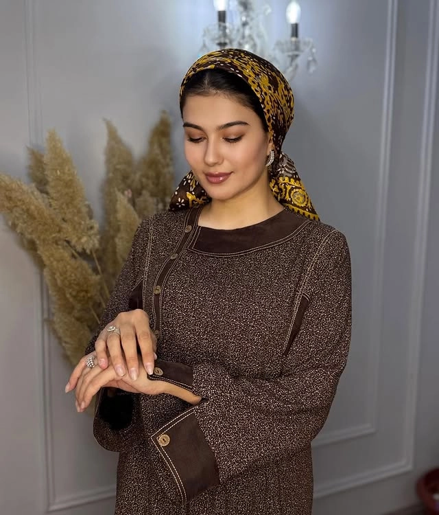 Türkmen fasonlar pombarh fasonlar Fasonlar 2025 fasonlar fason moda modalar Bezen bezen Türkmen fasonlar 2026 Türkmen fasonlar 2025 Türkmen fasonlar 2024 Türkmen fasonlar 2023 turkmenistan türkmenistan turkmen türkmen ashgabat  asgabat aşgabat balkan mary lebap dashoguz dasoguz daşoguz pombarh ponbarhat gulyupek gülýüpek stapel ştapel Gralan Çüýdeşen Abaýa Gadymy Krep Gurultaý 	Keteni Ýüpek Şifon Gipýur Lyon Welwet Atlas Kaşemir Streýç Suzana Ştapel Gülýüpek Pombarh Ýupka Gursakça Aksesuarlar Palto Penjek Okuw eşik Fata Sport eşik Uniforma Nakidka Öýme Şarf kompýuter ýaka ýaglyk Arenda köýnek 2nji el köýnek Taýyn köýnek Matalar Milli lybas milli lybaslar Toý köýnek Toý köýnekler toy koynek toy koynekler gundelik koynekler Gündelik	 
 köýnekler fata koynek Modern taze fason Eskiz koynektm turkmenkoynek türkmenkoynek fason moda moda fasonlar Iş eşik el iş	sada	ýakaly ýakasyz	keşdeli biserli	ýeňli giň nagyşly ýüregi açyk stoýka ýaka ýanly kombinasiýa 	zerli üsti aşak guşakly seçekli gysga ýeňli Gündelik el iş, ýakasyz, ýeňli, giň 17-25, 26-35, 35+  yaz, tomus, guyz