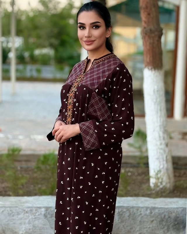 Türkmen fasonlar pombarh fasonlar Fasonlar 2025 fasonlar fason moda modalar Bezen bezen Türkmen fasonlar 2026 Türkmen fasonlar 2025 Türkmen fasonlar 2024 Türkmen fasonlar 2023 turkmenistan türkmenistan turkmen türkmen ashgabat  asgabat aşgabat balkan mary lebap dashoguz dasoguz daşoguz pombarh ponbarhat gulyupek gülýüpek stapel ştapel Gralan Çüýdeşen Abaýa Gadymy Krep Gurultaý 	Keteni Ýüpek Şifon Gipýur Lyon Welwet Atlas Kaşemir Streýç Suzana Ştapel Gülýüpek Pombarh Ýupka Gursakça Aksesuarlar Palto Penjek Okuw eşik Fata Sport eşik Uniforma Nakidka Öýme Şarf kompýuter ýaka ýaglyk Arenda köýnek 2nji el köýnek Taýyn köýnek Matalar Milli lybas milli lybaslar Toý köýnek Toý köýnekler toy koynek toy koynekler gundelik koynekler Gündelik	 
 köýnekler fata koynek Modern taze fason Eskiz koynektm turkmenkoynek türkmenkoynek fason moda moda fasonlar Iş eşik el iş	sada	ýakaly ýakasyz	keşdeli biserli	ýeňli giň nagyşly ýüregi açyk stoýka ýaka ýanly kombinasiýa 	zerli üsti aşak guşakly seçekli gysga ýeňli Ştapel Gündelik el iş, keşdeli, ýakaly, ýeňli, giň 17-25, 26-35 Goýy-goňur yaz, tomus, guyz, gysh