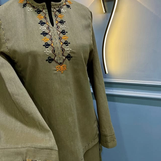 Türkmen fasonlar pombarh fasonlar Fasonlar 2025 fasonlar fason moda modalar Bezen bezen Türkmen fasonlar 2026 Türkmen fasonlar 2025 Türkmen fasonlar 2024 Türkmen fasonlar 2023 turkmenistan türkmenistan turkmen türkmen ashgabat  asgabat aşgabat balkan mary lebap dashoguz dasoguz daşoguz pombarh ponbarhat gulyupek gülýüpek stapel ştapel Gralan Çüýdeşen Abaýa Gadymy Krep Gurultaý 	Keteni Ýüpek Şifon Gipýur Lyon Welwet Atlas Kaşemir Streýç Suzana Ştapel Gülýüpek Pombarh Ýupka Gursakça Aksesuarlar Palto Penjek Okuw eşik Fata Sport eşik Uniforma Nakidka Öýme Şarf kompýuter ýaka ýaglyk Arenda köýnek 2nji el köýnek Taýyn köýnek Matalar Milli lybas milli lybaslar Toý köýnek Toý köýnekler toy koynek toy koynekler gundelik koynekler Gündelik	 
 köýnekler fata koynek Modern taze fason Eskiz koynektm turkmenkoynek türkmenkoynek fason moda moda fasonlar Iş eşik el iş	sada	ýakaly ýakasyz	keşdeli biserli	ýeňli giň nagyşly ýüregi açyk stoýka ýaka ýanly kombinasiýa 	zerli üsti aşak guşakly seçekli gysga ýeňli 