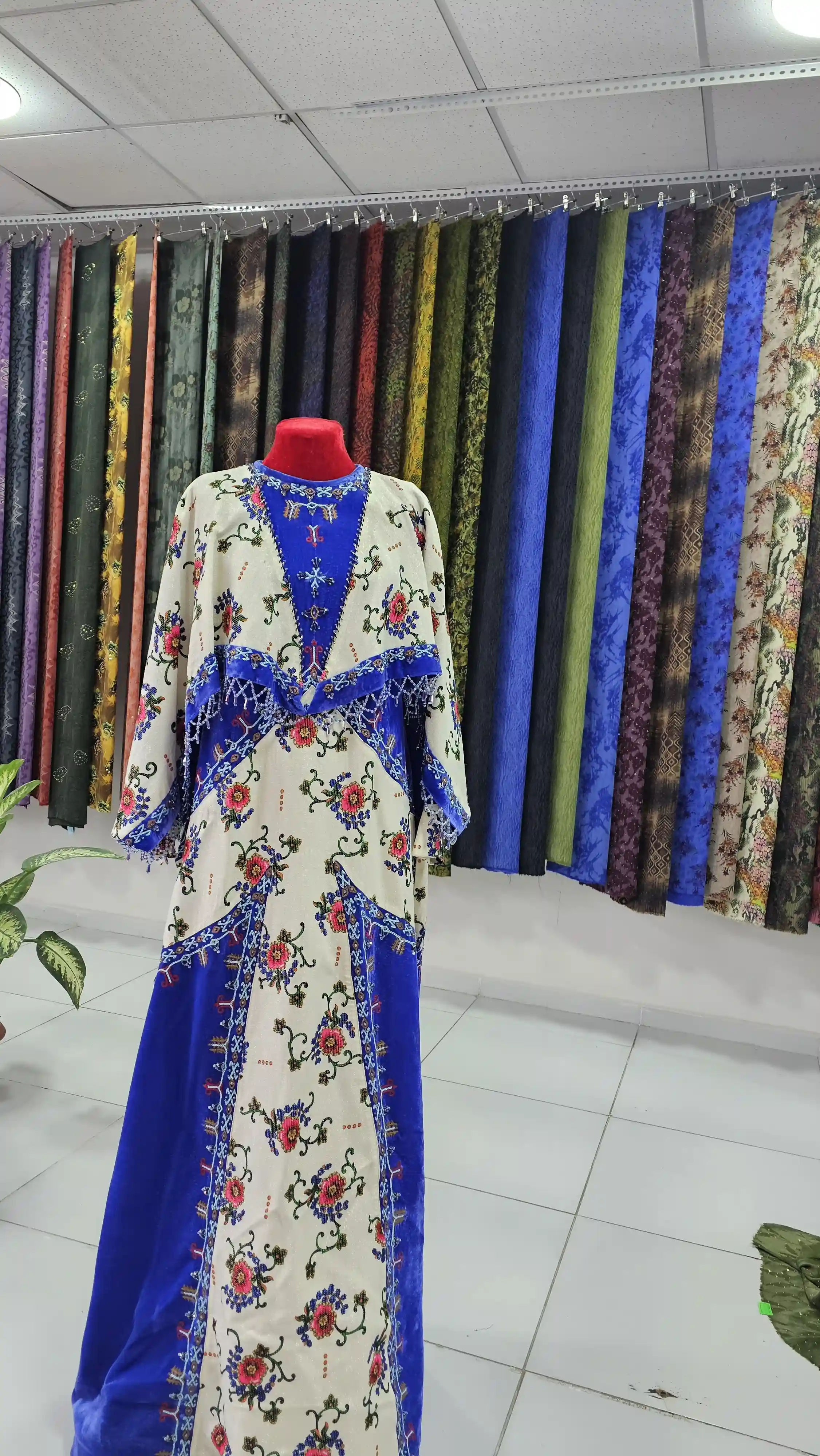 Türkmen fasonlar pombarh fasonlar Fasonlar 2025 fasonlar fason moda modalar Bezen bezen Türkmen fasonlar 2026 Türkmen fasonlar 2025 Türkmen fasonlar 2024 Türkmen fasonlar 2023 turkmenistan türkmenistan turkmen türkmen ashgabat  asgabat aşgabat balkan mary lebap dashoguz dasoguz daşoguz pombarh ponbarhat gulyupek gülýüpek stapel ştapel Gralan Çüýdeşen Abaýa Gadymy Krep Gurultaý 	Keteni Ýüpek Şifon Gipýur Lyon Welwet Atlas Kaşemir Streýç Suzana Ştapel Gülýüpek Pombarh Ýupka Gursakça Aksesuarlar Palto Penjek Okuw eşik Fata Sport eşik Uniforma Nakidka Öýme Şarf kompýuter ýaka ýaglyk Arenda köýnek 2nji el köýnek Taýyn köýnek Matalar Milli lybas milli lybaslar Toý köýnek Toý köýnekler toy koynek toy koynekler gundelik koynekler Gündelik	 
 köýnekler fata koynek Modern taze fason Eskiz koynektm turkmenkoynek türkmenkoynek fason moda moda fasonlar Iş eşik el iş	sada	ýakaly ýakasyz	keşdeli biserli	ýeňli giň nagyşly ýüregi açyk stoýka ýaka ýanly kombinasiýa 	zerli üsti aşak guşakly seçekli gysga ýeňli Ýüň, Panbarhat (Pombarh) Toý köýnek el iş, keşdeli, nagyşly 17-25, 26-35 Ak, Gök yaz, guyz, gysh 2nji el