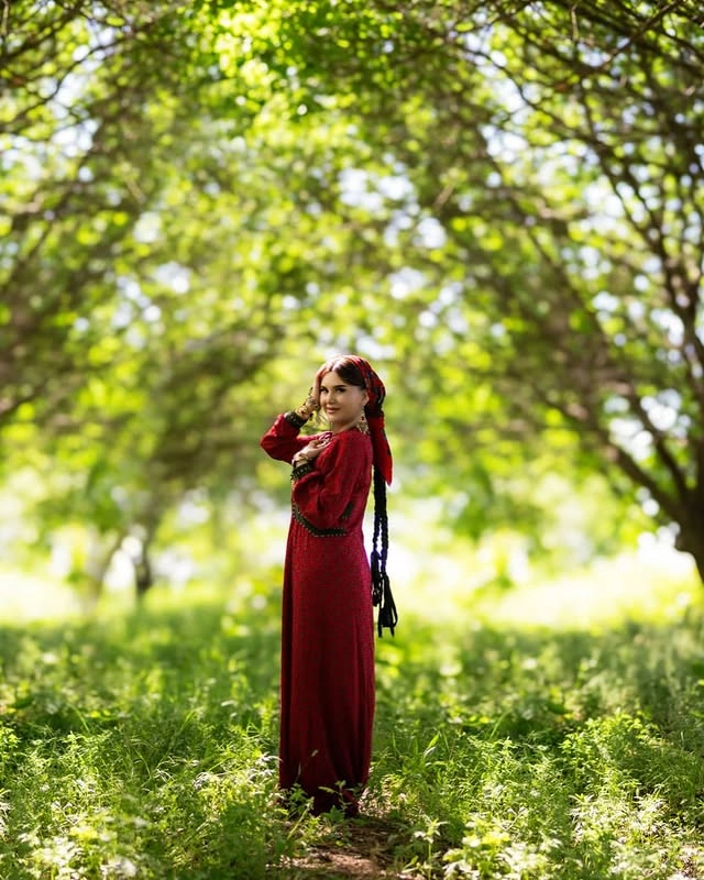 Türkmen fasonlar pombarh fasonlar Fasonlar 2025 fasonlar fason moda modalar Bezen bezen Türkmen fasonlar 2026 Türkmen fasonlar 2025 Türkmen fasonlar 2024 Türkmen fasonlar 2023 turkmenistan türkmenistan turkmen türkmen ashgabat  asgabat aşgabat balkan mary lebap dashoguz dasoguz daşoguz pombarh ponbarhat gulyupek gülýüpek stapel ştapel Gralan Çüýdeşen Abaýa Gadymy Krep Gurultaý 	Keteni Ýüpek Şifon Gipýur Lyon Welwet Atlas Kaşemir Streýç Suzana Ştapel Gülýüpek Pombarh Ýupka Gursakça Aksesuarlar Palto Penjek Okuw eşik Fata Sport eşik Uniforma Nakidka Öýme Şarf kompýuter ýaka ýaglyk Arenda köýnek 2nji el köýnek Taýyn köýnek Matalar Milli lybas milli lybaslar Toý köýnek Toý köýnekler toy koynek toy koynekler gundelik koynekler Gündelik	 
 köýnekler fata koynek Modern taze fason Eskiz koynektm turkmenkoynek türkmenkoynek fason moda moda fasonlar Iş eşik el iş	sada	ýakaly ýakasyz	keşdeli biserli	ýeňli giň nagyşly ýüregi açyk stoýka ýaka ýanly kombinasiýa 	zerli üsti aşak guşakly seçekli gysga ýeňli Ştapel, Gülýüpek Toý köýnek el iş, keşdeli, ýakaly, ýeňli, giň 17-25, 26-35 Goýy-gyzyl yaz, tomus, guyz