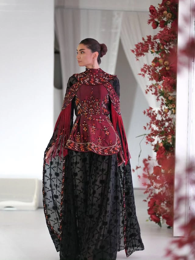 Türkmen fasonlar pombarh fasonlar Fasonlar 2025 fasonlar fason moda modalar Bezen bezen Türkmen fasonlar 2026 Türkmen fasonlar 2025 Türkmen fasonlar 2024 Türkmen fasonlar 2023 turkmenistan türkmenistan turkmen türkmen ashgabat  asgabat aşgabat balkan mary lebap dashoguz dasoguz daşoguz pombarh ponbarhat gulyupek gülýüpek stapel ştapel Gralan Çüýdeşen Abaýa Gadymy Krep Gurultaý 	Keteni Ýüpek Şifon Gipýur Lyon Welwet Atlas Kaşemir Streýç Suzana Ştapel Gülýüpek Pombarh Ýupka Gursakça Aksesuarlar Palto Penjek Okuw eşik Fata Sport eşik Uniforma Nakidka Öýme Şarf kompýuter ýaka ýaglyk Arenda köýnek 2nji el köýnek Taýyn köýnek Matalar Milli lybas milli lybaslar Toý köýnek Toý köýnekler toy koynek toy koynekler gundelik koynekler Gündelik	 
 köýnekler fata koynek Modern taze fason Eskiz koynektm turkmenkoynek türkmenkoynek fason moda moda fasonlar Iş eşik el iş	sada	ýakaly ýakasyz	keşdeli biserli	ýeňli giň nagyşly ýüregi açyk stoýka ýaka ýanly kombinasiýa 	zerli üsti aşak guşakly seçekli gysga ýeňli Şifon, Ýüpek, Keteni Modern, Milli lybas el iş, keşdeli, ýakasyz, ýanly, ýeňli, giň, kombinasiýa, nagyşly, seçekli 17-25, 26-35 Gara, Goýy-gyzyl yaz, tomus, guyz