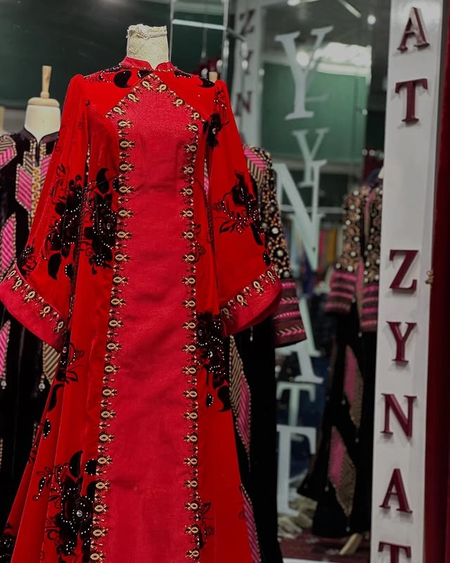 Türkmen fasonlar pombarh fasonlar Fasonlar 2025 fasonlar fason moda modalar Bezen bezen Türkmen fasonlar 2026 Türkmen fasonlar 2025 Türkmen fasonlar 2024 Türkmen fasonlar 2023 turkmenistan türkmenistan turkmen türkmen ashgabat  asgabat aşgabat balkan mary lebap dashoguz dasoguz daşoguz pombarh ponbarhat gulyupek gülýüpek stapel ştapel Gralan Çüýdeşen Abaýa Gadymy Krep Gurultaý 	Keteni Ýüpek Şifon Gipýur Lyon Welwet Atlas Kaşemir Streýç Suzana Ştapel Gülýüpek Pombarh Ýupka Gursakça Aksesuarlar Palto Penjek Okuw eşik Fata Sport eşik Uniforma Nakidka Öýme Şarf kompýuter ýaka ýaglyk Arenda köýnek 2nji el köýnek Taýyn köýnek Matalar Milli lybas milli lybaslar Toý köýnek Toý köýnekler toy koynek toy koynekler gundelik koynekler Gündelik	 
 köýnekler fata koynek Modern taze fason Eskiz koynektm turkmenkoynek türkmenkoynek fason moda moda fasonlar Iş eşik el iş	sada	ýakaly ýakasyz	keşdeli biserli	ýeňli giň nagyşly ýüregi açyk stoýka ýaka ýanly kombinasiýa 	zerli üsti aşak guşakly seçekli gysga ýeňli Keteni, Panbarhat (Pombarh) Toý köýnek el iş, ýakasyz, ýeňli, giň, kombinasiýa 17-25, 26-35 Gara, Gyzyl yaz, guyz, gysh