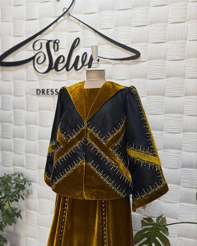 Türkmen fasonlar pombarh fasonlar Fasonlar 2025 fasonlar fason moda modalar Bezen bezen Türkmen fasonlar 2026 Türkmen fasonlar 2025 Türkmen fasonlar 2024 Türkmen fasonlar 2023 turkmenistan türkmenistan turkmen türkmen ashgabat  asgabat aşgabat balkan mary lebap dashoguz dasoguz daşoguz pombarh ponbarhat gulyupek gülýüpek stapel ştapel Gralan Çüýdeşen Abaýa Gadymy Krep Gurultaý 	Keteni Ýüpek Şifon Gipýur Lyon Welwet Atlas Kaşemir Streýç Suzana Ştapel Gülýüpek Pombarh Ýupka Gursakça Aksesuarlar Palto Penjek Okuw eşik Fata Sport eşik Uniforma Nakidka Öýme Şarf kompýuter ýaka ýaglyk Arenda köýnek 2nji el köýnek Taýyn köýnek Matalar Milli lybas milli lybaslar Toý köýnek Toý köýnekler toy koynek toy koynekler gundelik koynekler Gündelik	 
 köýnekler fata koynek Modern taze fason Eskiz koynektm turkmenkoynek türkmenkoynek fason moda moda fasonlar Iş eşik el iş	sada	ýakaly ýakasyz	keşdeli biserli	ýeňli giň nagyşly ýüregi açyk stoýka ýaka ýanly kombinasiýa 	zerli üsti aşak guşakly seçekli gysga ýeňli Panbarhat (Pombarh) Toý köýnek el iş, ýakasyz, ýeňli, giň 26-35, 35+ Goňur, Altyn yaz, guyz, gysh