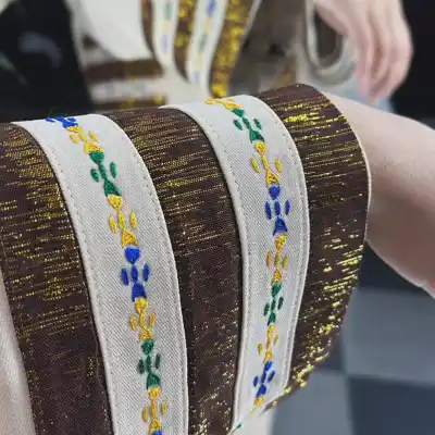 Türkmen fasonlar pombarh fasonlar Fasonlar 2025 fasonlar fason moda modalar Bezen bezen Türkmen fasonlar 2026 Türkmen fasonlar 2025 Türkmen fasonlar 2024 Türkmen fasonlar 2023 turkmenistan türkmenistan turkmen türkmen ashgabat  asgabat aşgabat balkan mary lebap dashoguz dasoguz daşoguz pombarh ponbarhat gulyupek gülýüpek stapel ştapel Gralan Çüýdeşen Abaýa Gadymy Krep Gurultaý 	Keteni Ýüpek Şifon Gipýur Lyon Welwet Atlas Kaşemir Streýç Suzana Ştapel Gülýüpek Pombarh Ýupka Gursakça Aksesuarlar Palto Penjek Okuw eşik Fata Sport eşik Uniforma Nakidka Öýme Şarf kompýuter ýaka ýaglyk Arenda köýnek 2nji el köýnek Taýyn köýnek Matalar Milli lybas milli lybaslar Toý köýnek Toý köýnekler toy koynek toy koynekler gundelik koynekler Gündelik	 
 köýnekler fata koynek Modern taze fason Eskiz koynektm turkmenkoynek türkmenkoynek fason moda moda fasonlar Iş eşik el iş	sada	ýakaly ýakasyz	keşdeli biserli	ýeňli giň nagyşly ýüregi açyk stoýka ýaka ýanly kombinasiýa 	zerli üsti aşak guşakly seçekli gysga ýeňli Keteni, Lyon  el iş, ýakaly  Bežewyý  Taýyn köýnek
