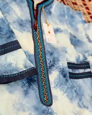 Türkmen fasonlar pombarh fasonlar Fasonlar 2025 fasonlar fason moda modalar Bezen bezen Türkmen fasonlar 2026 Türkmen fasonlar 2025 Türkmen fasonlar 2024 Türkmen fasonlar 2023 turkmenistan türkmenistan turkmen türkmen ashgabat  asgabat aşgabat balkan mary lebap dashoguz dasoguz daşoguz pombarh ponbarhat gulyupek gülýüpek stapel ştapel Gralan Çüýdeşen Abaýa Gadymy Krep Gurultaý 	Keteni Ýüpek Şifon Gipýur Lyon Welwet Atlas Kaşemir Streýç Suzana Ştapel Gülýüpek Pombarh Ýupka Gursakça Aksesuarlar Palto Penjek Okuw eşik Fata Sport eşik Uniforma Nakidka Öýme Şarf kompýuter ýaka ýaglyk Arenda köýnek 2nji el köýnek Taýyn köýnek Matalar Milli lybas milli lybaslar Toý köýnek Toý köýnekler toy koynek toy koynekler gundelik koynekler Gündelik	 
 köýnekler fata koynek Modern taze fason Eskiz koynektm turkmenkoynek türkmenkoynek fason moda moda fasonlar Iş eşik el iş	sada	ýakaly ýakasyz	keşdeli biserli	ýeňli giň nagyşly ýüregi açyk stoýka ýaka ýanly kombinasiýa 	zerli üsti aşak guşakly seçekli gysga ýeňli Ştapel Gündelik el iş, sada  Gök, Benewşe  Taýyn köýnek