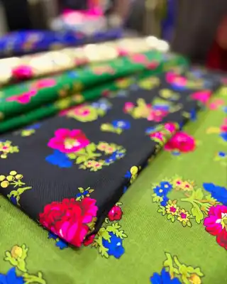 Türkmen fasonlar pombarh fasonlar Fasonlar 2025 fasonlar fason moda modalar Bezen bezen Türkmen fasonlar 2026 Türkmen fasonlar 2025 Türkmen fasonlar 2024 Türkmen fasonlar 2023 turkmenistan türkmenistan turkmen türkmen ashgabat  asgabat aşgabat balkan mary lebap dashoguz dasoguz daşoguz pombarh ponbarhat gulyupek gülýüpek stapel ştapel Gralan Çüýdeşen Abaýa Gadymy Krep Gurultaý 	Keteni Ýüpek Şifon Gipýur Lyon Welwet Atlas Kaşemir Streýç Suzana Ştapel Gülýüpek Pombarh Ýupka Gursakça Aksesuarlar Palto Penjek Okuw eşik Fata Sport eşik Uniforma Nakidka Öýme Şarf kompýuter ýaka ýaglyk Arenda köýnek 2nji el köýnek Taýyn köýnek Matalar Milli lybas milli lybaslar Toý köýnek Toý köýnekler toy koynek toy koynekler gundelik koynekler Gündelik	 
 köýnekler fata koynek Modern taze fason Eskiz koynektm turkmenkoynek türkmenkoynek fason moda moda fasonlar Iş eşik el iş	sada	ýakaly ýakasyz	keşdeli biserli	ýeňli giň nagyşly ýüregi açyk stoýka ýaka ýanly kombinasiýa 	zerli üsti aşak guşakly seçekli gysga ýeňli Gülýüpek Toý köýnek, Gündelik sada, ýeňli, giň 12-16, 17-25, 26-35, 35+ Haki, Gara, Bežewyý, Gülgüne, Gyzyl, Mämişi, Goýy-gök tomus