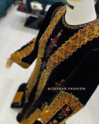 Türkmen fasonlar pombarh fasonlar Fasonlar 2025 fasonlar fason moda modalar Bezen bezen Türkmen fasonlar 2026 Türkmen fasonlar 2025 Türkmen fasonlar 2024 Türkmen fasonlar 2023 turkmenistan türkmenistan turkmen türkmen ashgabat  asgabat aşgabat balkan mary lebap dashoguz dasoguz daşoguz pombarh ponbarhat gulyupek gülýüpek stapel ştapel Gralan Çüýdeşen Abaýa Gadymy Krep Gurultaý 	Keteni Ýüpek Şifon Gipýur Lyon Welwet Atlas Kaşemir Streýç Suzana Ştapel Gülýüpek Pombarh Ýupka Gursakça Aksesuarlar Palto Penjek Okuw eşik Fata Sport eşik Uniforma Nakidka Öýme Şarf kompýuter ýaka ýaglyk Arenda köýnek 2nji el köýnek Taýyn köýnek Matalar Milli lybas milli lybaslar Toý köýnek Toý köýnekler toy koynek toy koynekler gundelik koynekler Gündelik	 
 köýnekler fata koynek Modern taze fason Eskiz koynektm turkmenkoynek türkmenkoynek fason moda moda fasonlar Iş eşik el iş	sada	ýakaly ýakasyz	keşdeli biserli	ýeňli giň nagyşly ýüregi açyk stoýka ýaka ýanly kombinasiýa 	zerli üsti aşak guşakly seçekli gysga ýeňli Panbarhat (Pombarh) Toý köýnek el iş, keşdeli, ýakasyz, biserli, ýanly, ýeňli, giň, nagyşly 26-35, 35+ Gara yaz, gysh