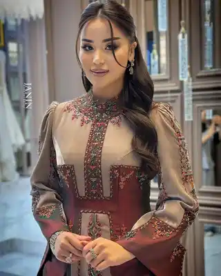 Türkmen fasonlar pombarh fasonlar Fasonlar 2025 fasonlar fason moda modalar Bezen bezen Türkmen fasonlar 2026 Türkmen fasonlar 2025 Türkmen fasonlar 2024 Türkmen fasonlar 2023 turkmenistan türkmenistan turkmen türkmen ashgabat  asgabat aşgabat balkan mary lebap dashoguz dasoguz daşoguz pombarh ponbarhat gulyupek gülýüpek stapel ştapel Gralan Çüýdeşen Abaýa Gadymy Krep Gurultaý 	Keteni Ýüpek Şifon Gipýur Lyon Welwet Atlas Kaşemir Streýç Suzana Ştapel Gülýüpek Pombarh Ýupka Gursakça Aksesuarlar Palto Penjek Okuw eşik Fata Sport eşik Uniforma Nakidka Öýme Şarf kompýuter ýaka ýaglyk Arenda köýnek 2nji el köýnek Taýyn köýnek Matalar Milli lybas milli lybaslar Toý köýnek Toý köýnekler toy koynek toy koynekler gundelik koynekler Gündelik	 
 köýnekler fata koynek Modern taze fason Eskiz koynektm turkmenkoynek türkmenkoynek fason moda moda fasonlar Iş eşik el iş	sada	ýakaly ýakasyz	keşdeli biserli	ýeňli giň nagyşly ýüregi açyk stoýka ýaka ýanly kombinasiýa 	zerli üsti aşak guşakly seçekli gysga ýeňli Toý köýnek el iş, keşdeli, ýakaly, biserli, ýeňli, kombinasiýa 17-25, 26-35 Bežewyý, Goýy-gyzyl