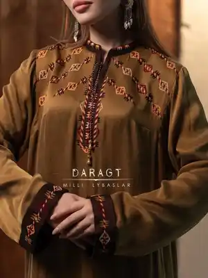 Türkmen fasonlar pombarh fasonlar Fasonlar 2025 fasonlar fason moda modalar Bezen bezen Türkmen fasonlar 2026 Türkmen fasonlar 2025 Türkmen fasonlar 2024 Türkmen fasonlar 2023 turkmenistan türkmenistan turkmen türkmen ashgabat  asgabat aşgabat balkan mary lebap dashoguz dasoguz daşoguz pombarh ponbarhat gulyupek gülýüpek stapel ştapel Gralan Çüýdeşen Abaýa Gadymy Krep Gurultaý 	Keteni Ýüpek Şifon Gipýur Lyon Welwet Atlas Kaşemir Streýç Suzana Ştapel Gülýüpek Pombarh Ýupka Gursakça Aksesuarlar Palto Penjek Okuw eşik Fata Sport eşik Uniforma Nakidka Öýme Şarf kompýuter ýaka ýaglyk Arenda köýnek 2nji el köýnek Taýyn köýnek Matalar Milli lybas milli lybaslar Toý köýnek Toý köýnekler toy koynek toy koynekler gundelik koynekler Gündelik	 
 köýnekler fata koynek Modern taze fason Eskiz koynektm turkmenkoynek türkmenkoynek fason moda moda fasonlar Iş eşik el iş	sada	ýakaly ýakasyz	keşdeli biserli	ýeňli giň nagyşly ýüregi açyk stoýka ýaka ýanly kombinasiýa 	zerli üsti aşak guşakly seçekli gysga ýeňli Gülýüpek Gündelik, Milli lybas el iş, ýakaly, ýeňli, giň, nagyşly 17-25 Goňur yaz, tomus, guyz